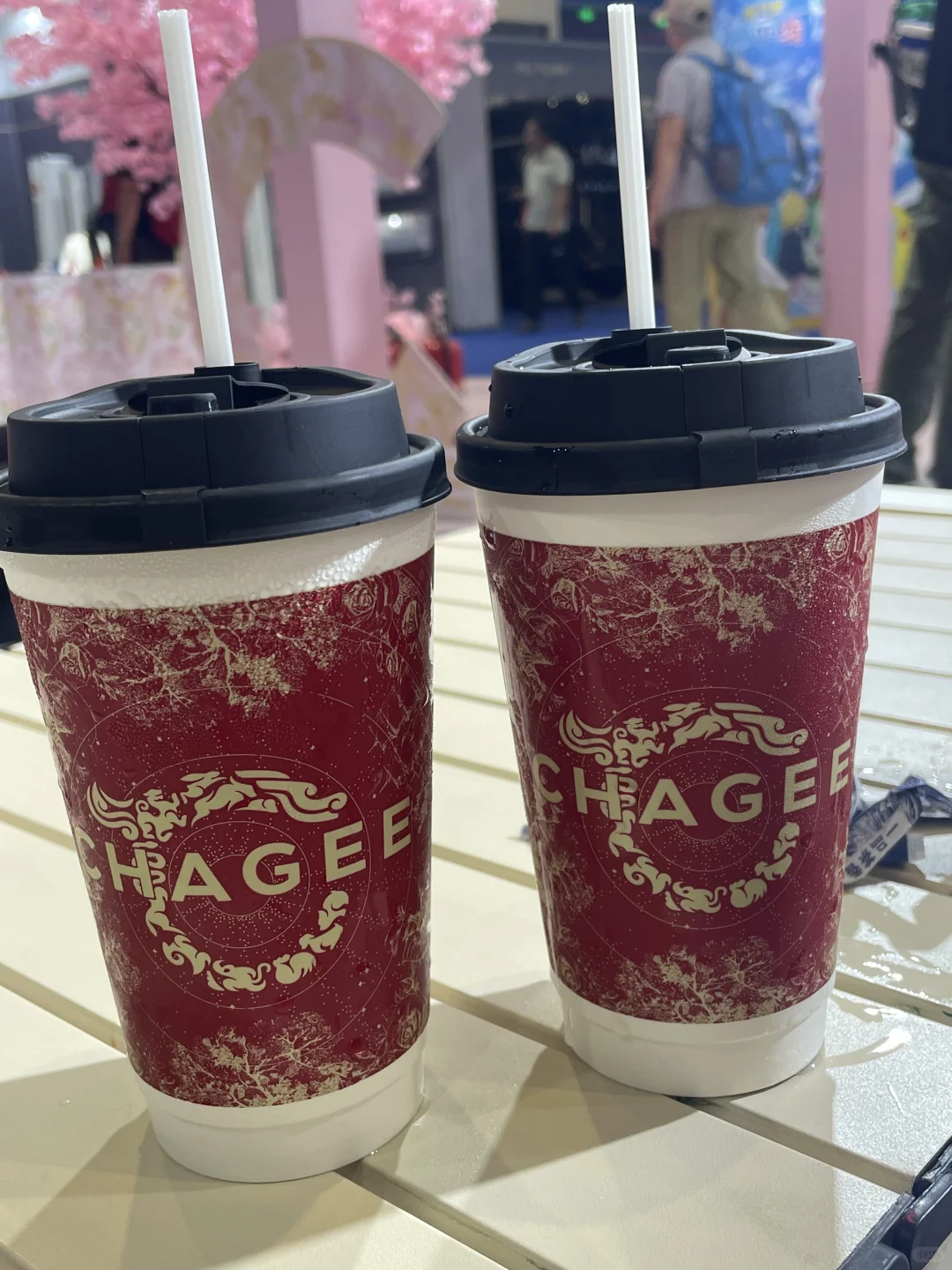 东北亚博览会 免费的霸王茶姬喝了