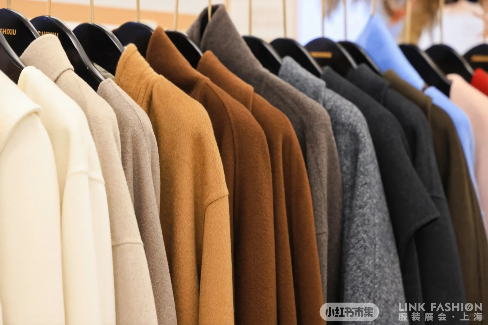 今天的朋友圈C位，被这场选品会承包了