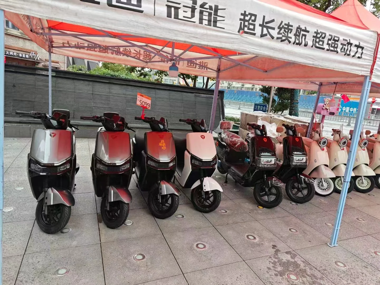 国庆雅迪展销会热卖中