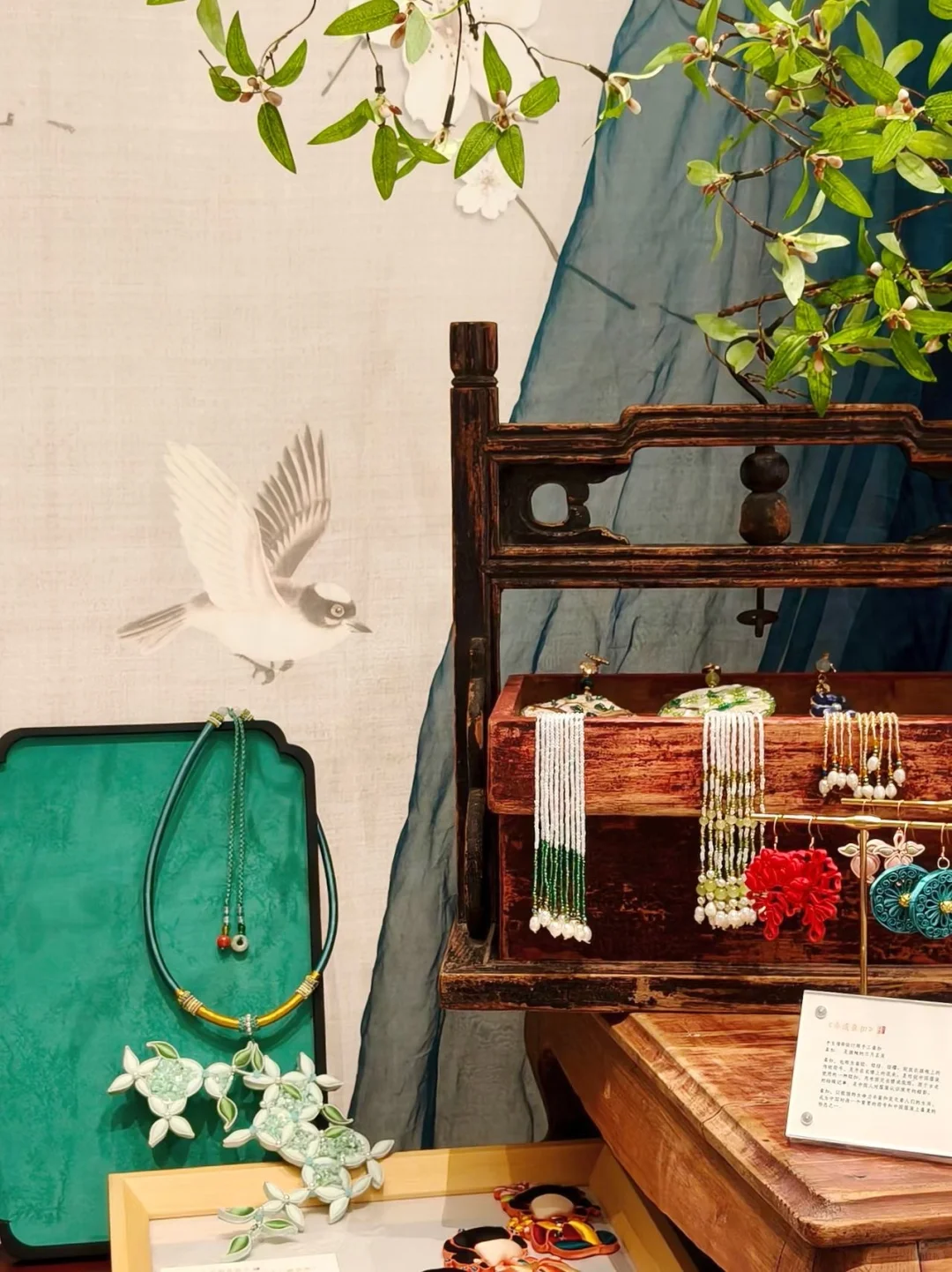 从颜色切入，认识传统文化｜非遗产业画面设计