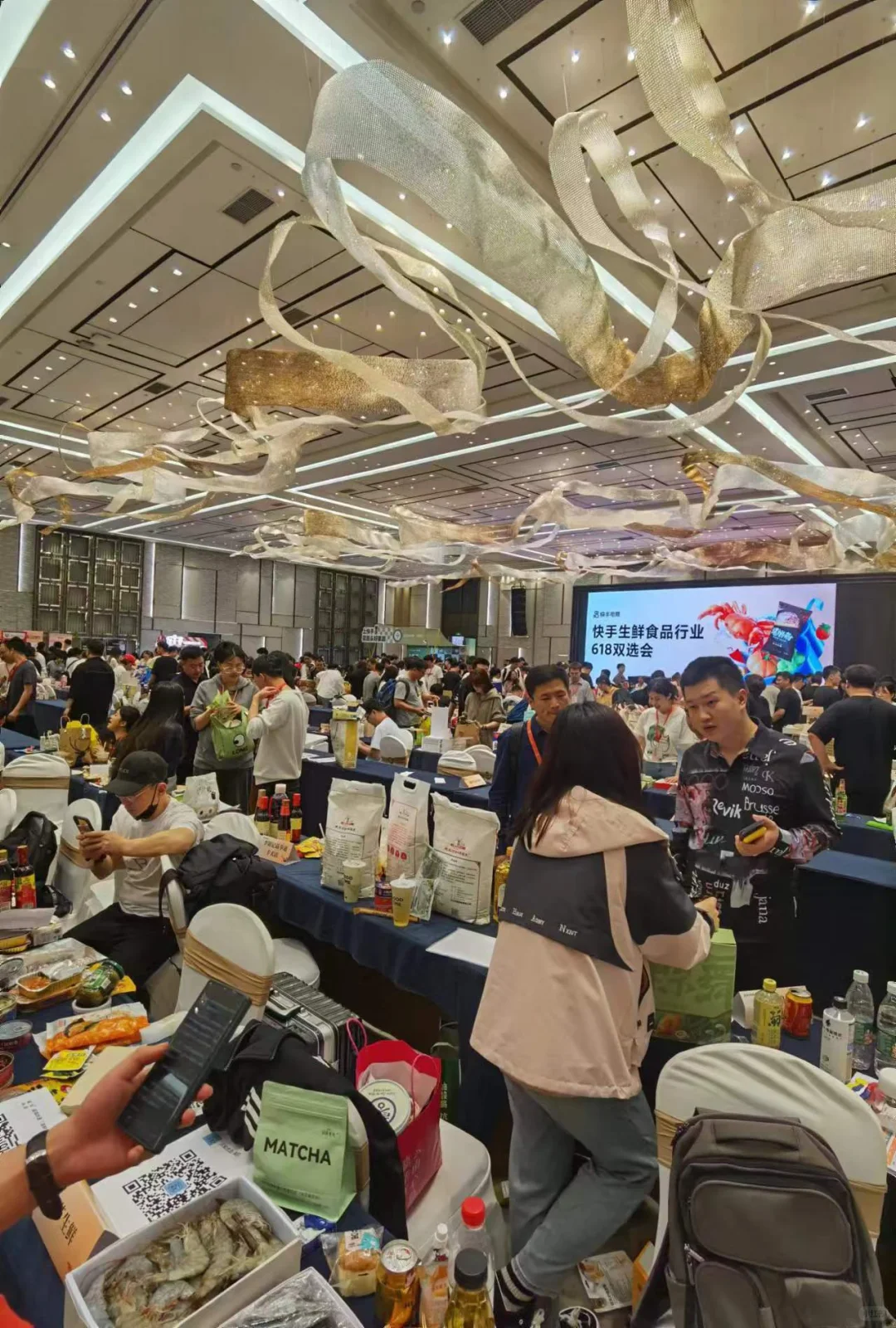 连续的抖音和快手选品会跑断腿