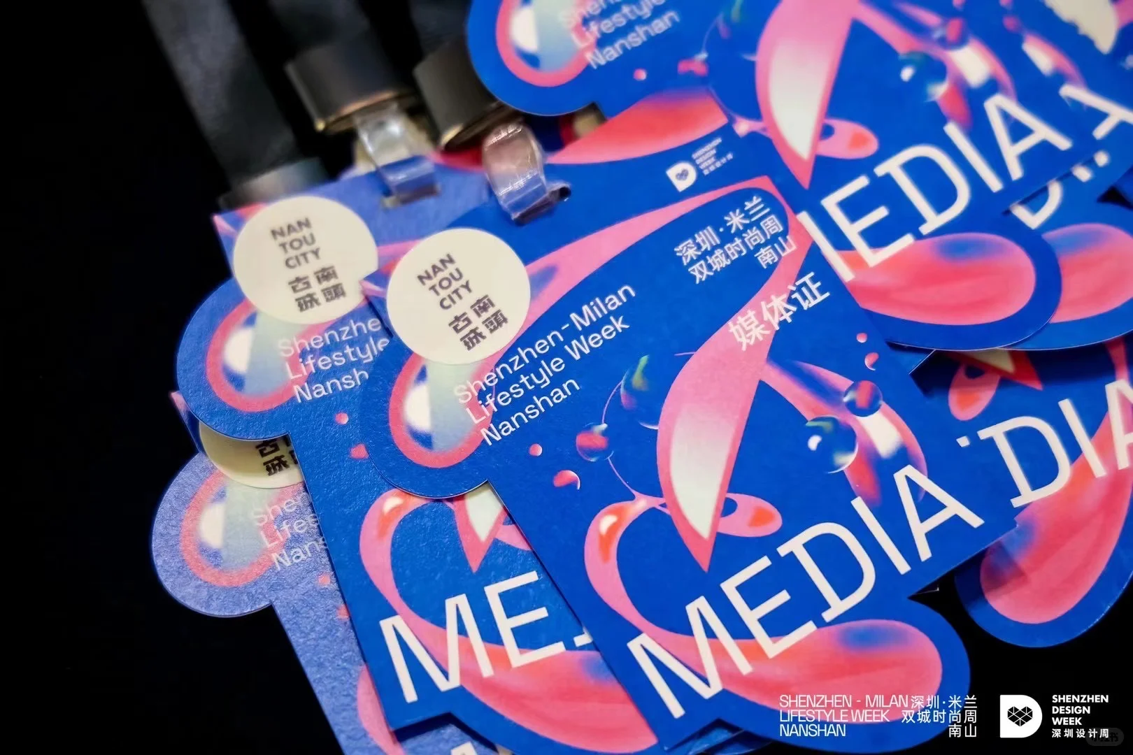 ??一周肝完一场时装周展览物料❗❗