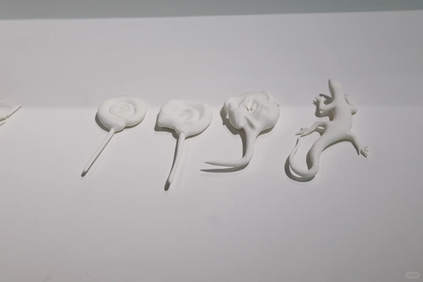 形态的诗学:武藏野美术大学基础设计系展