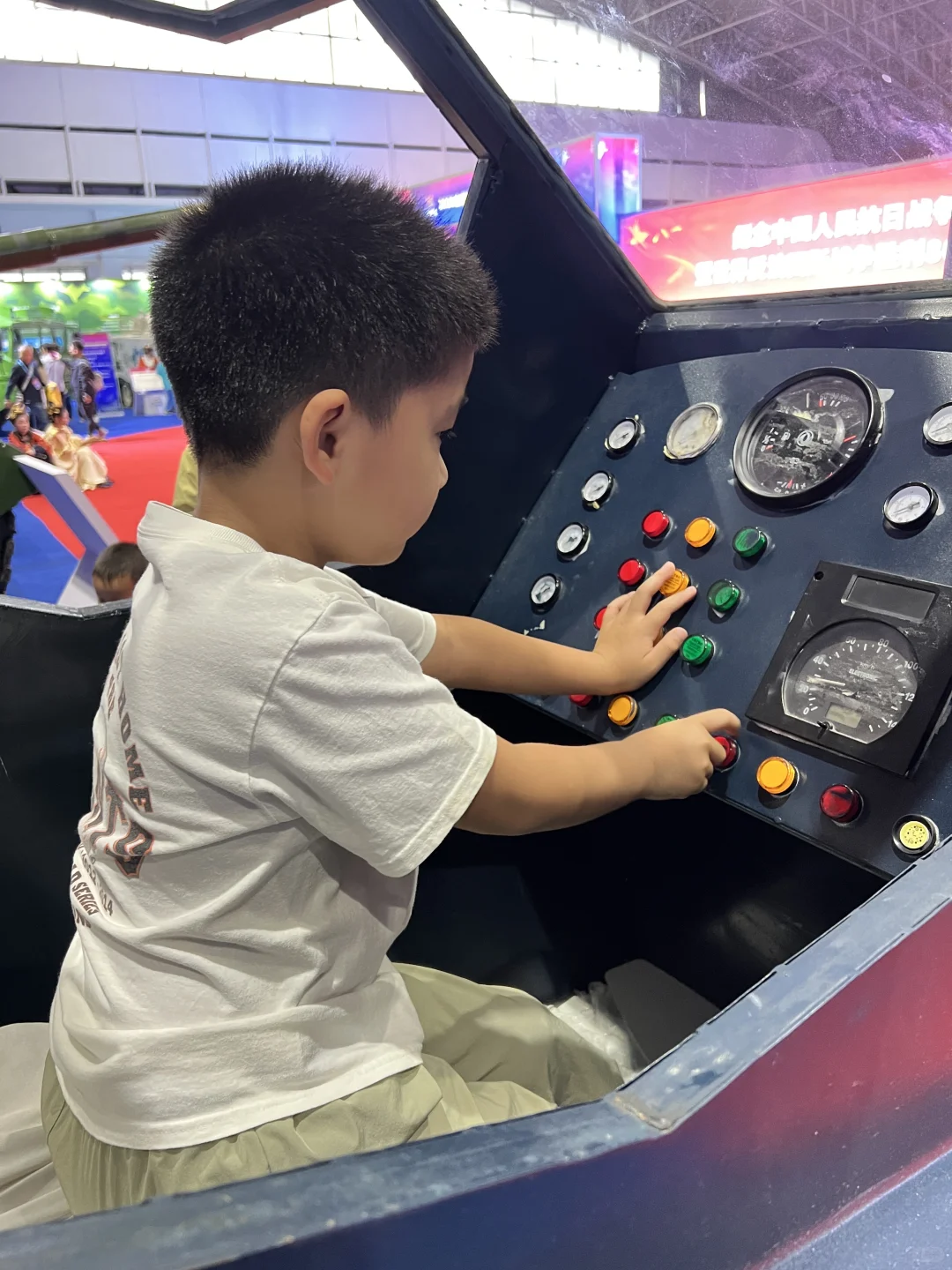 北京国庆遛娃必去!这个展看了比阅兵还燃?