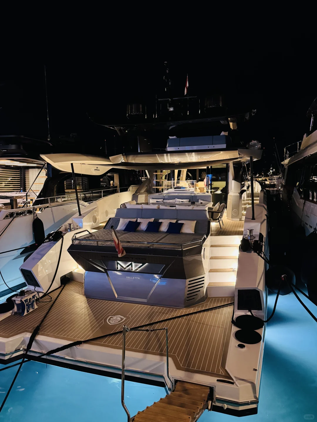 Monaco游艇展的夜晚～名副其实纸醉金迷～