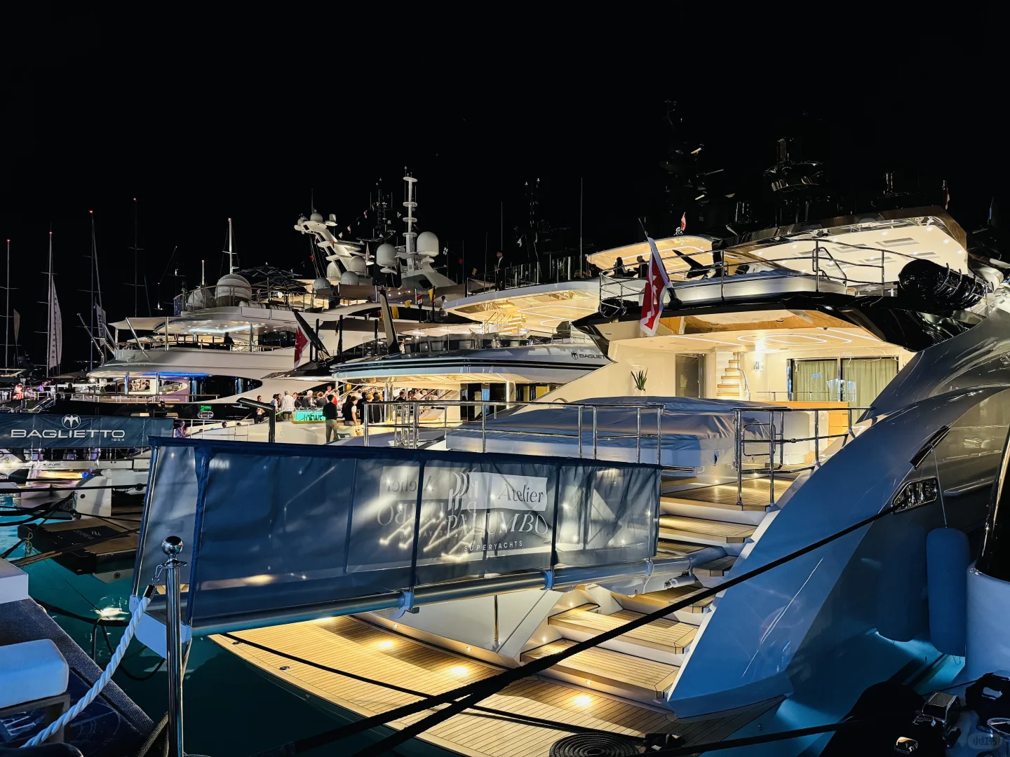Monaco游艇展的夜晚～名副其实纸醉金迷～