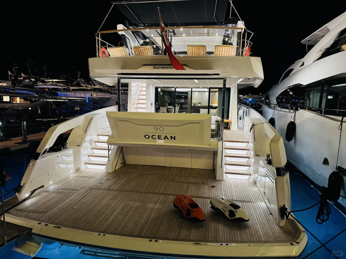 Monaco游艇展的夜晚～名副其实纸醉金迷～