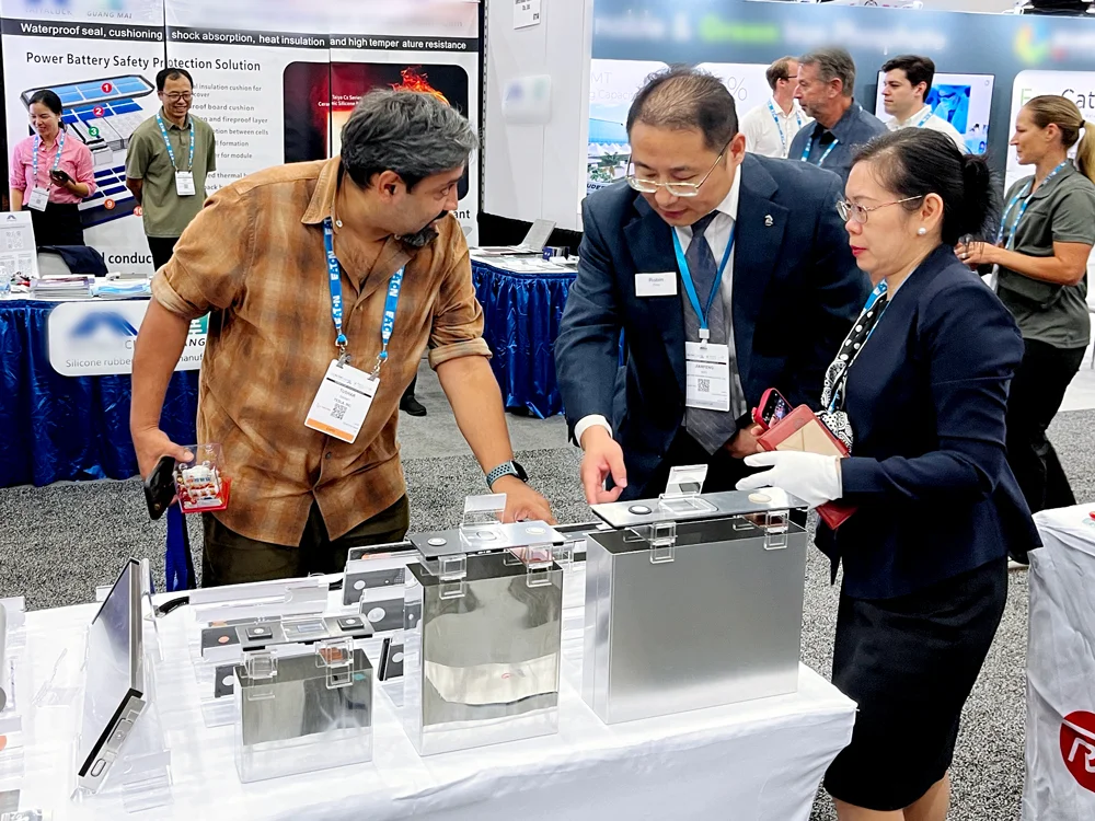 瑞德丰亮相美国新型电池及电动车科技展览会