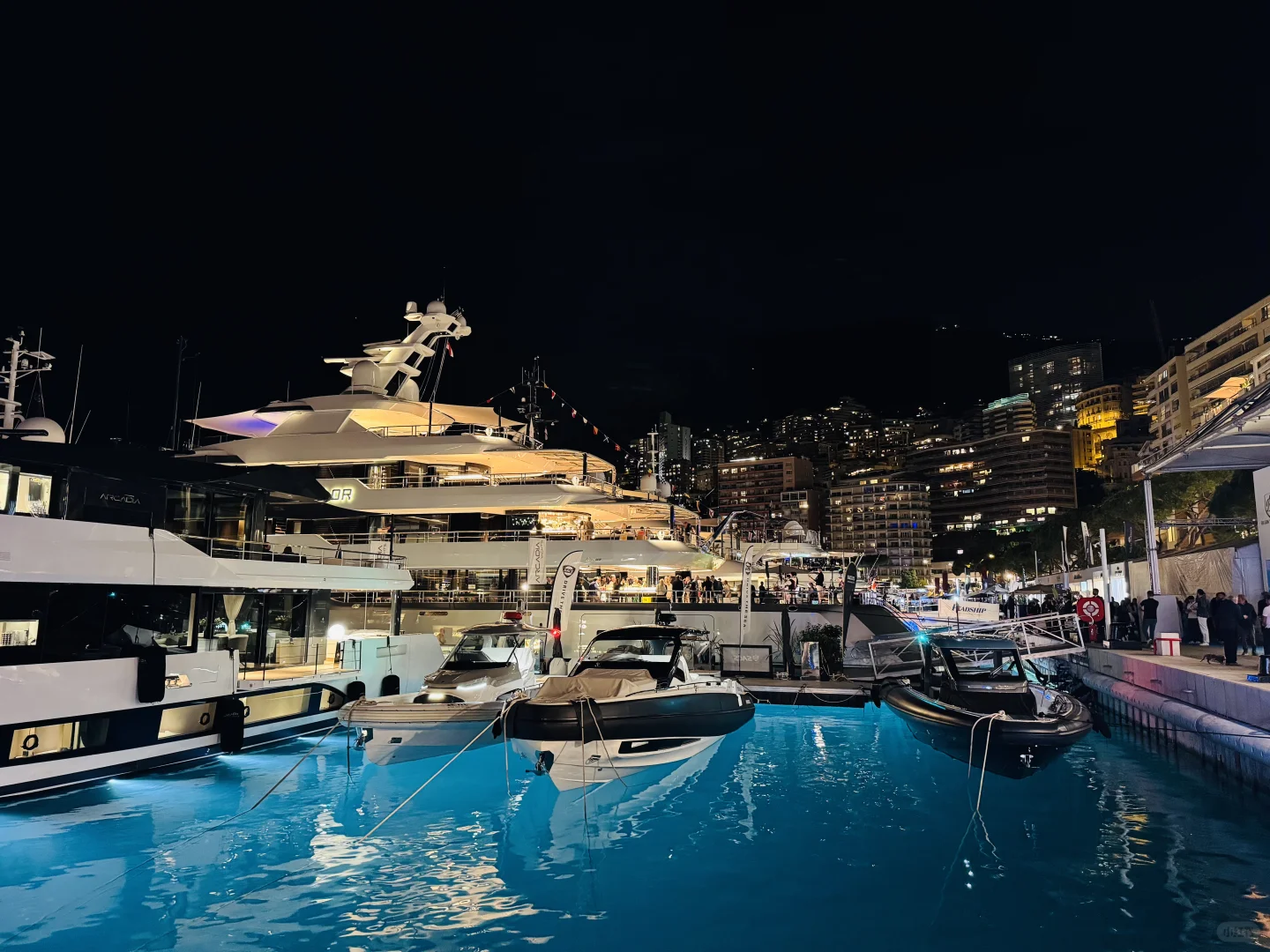 Monaco游艇展的夜晚～名副其实纸醉金迷～