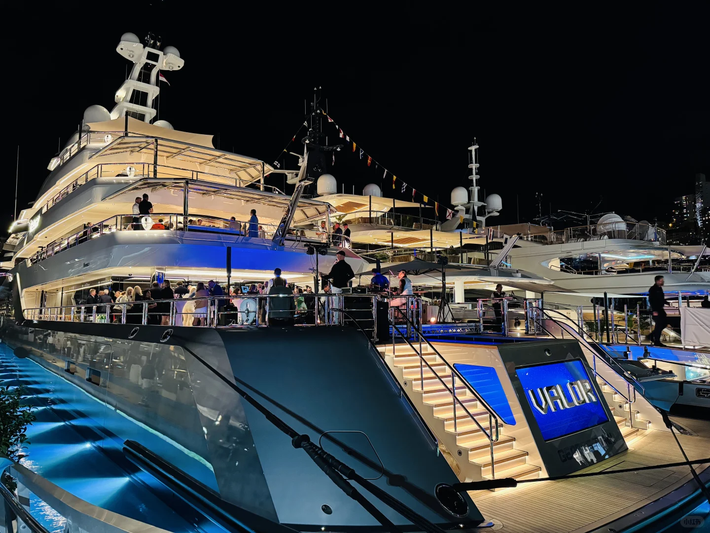 Monaco游艇展的夜晚～名副其实纸醉金迷～