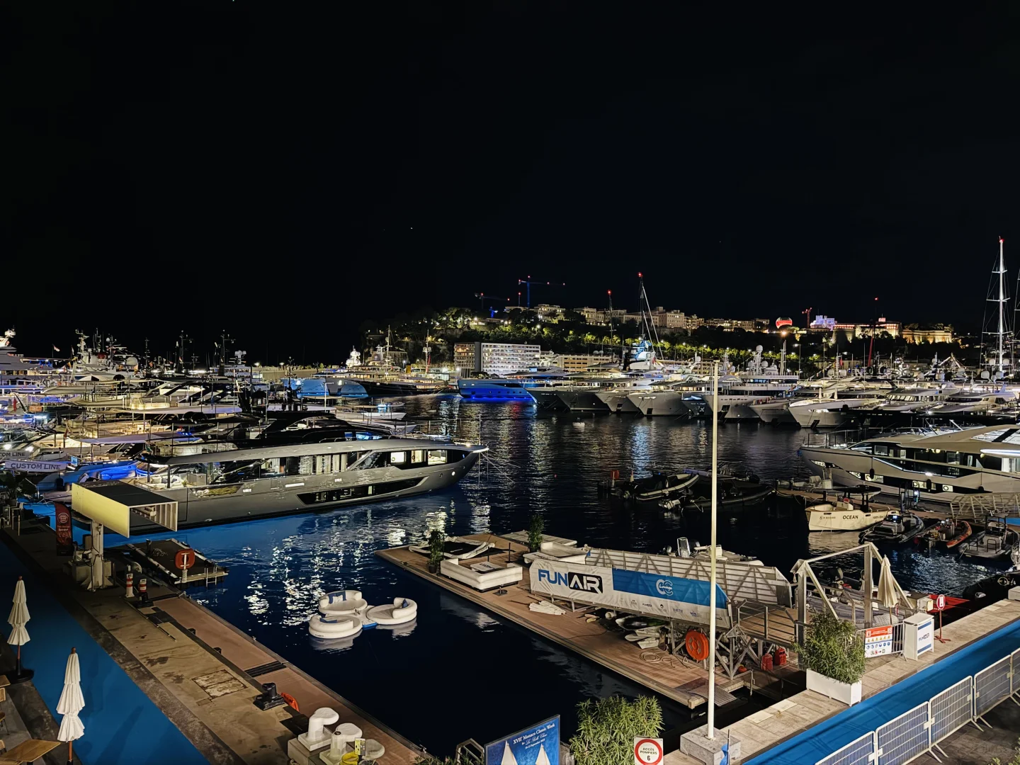 Monaco游艇展的夜晚～名副其实纸醉金迷～