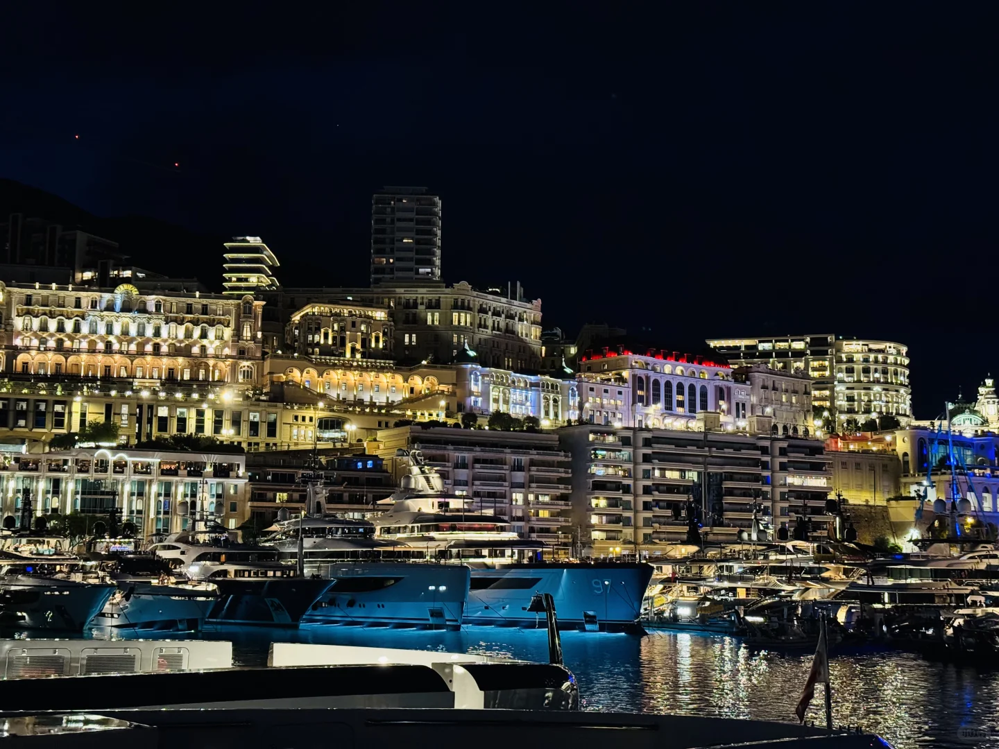 Monaco游艇展的夜晚～名副其实纸醉金迷～