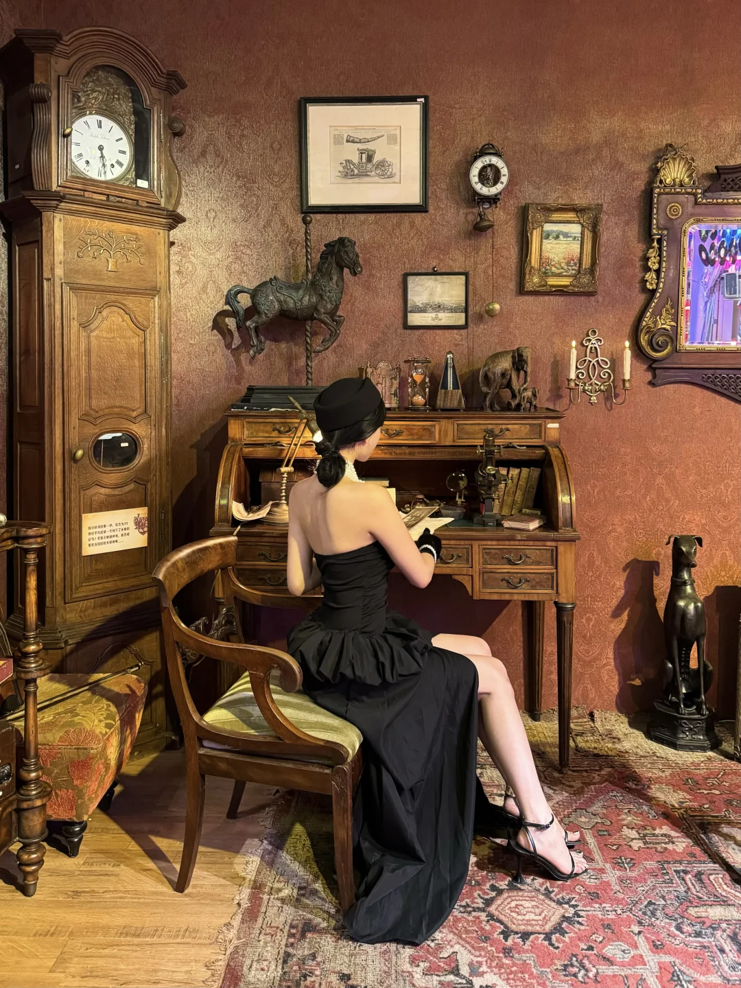 穿越11个欧洲时空！在古董展里当电影主角?