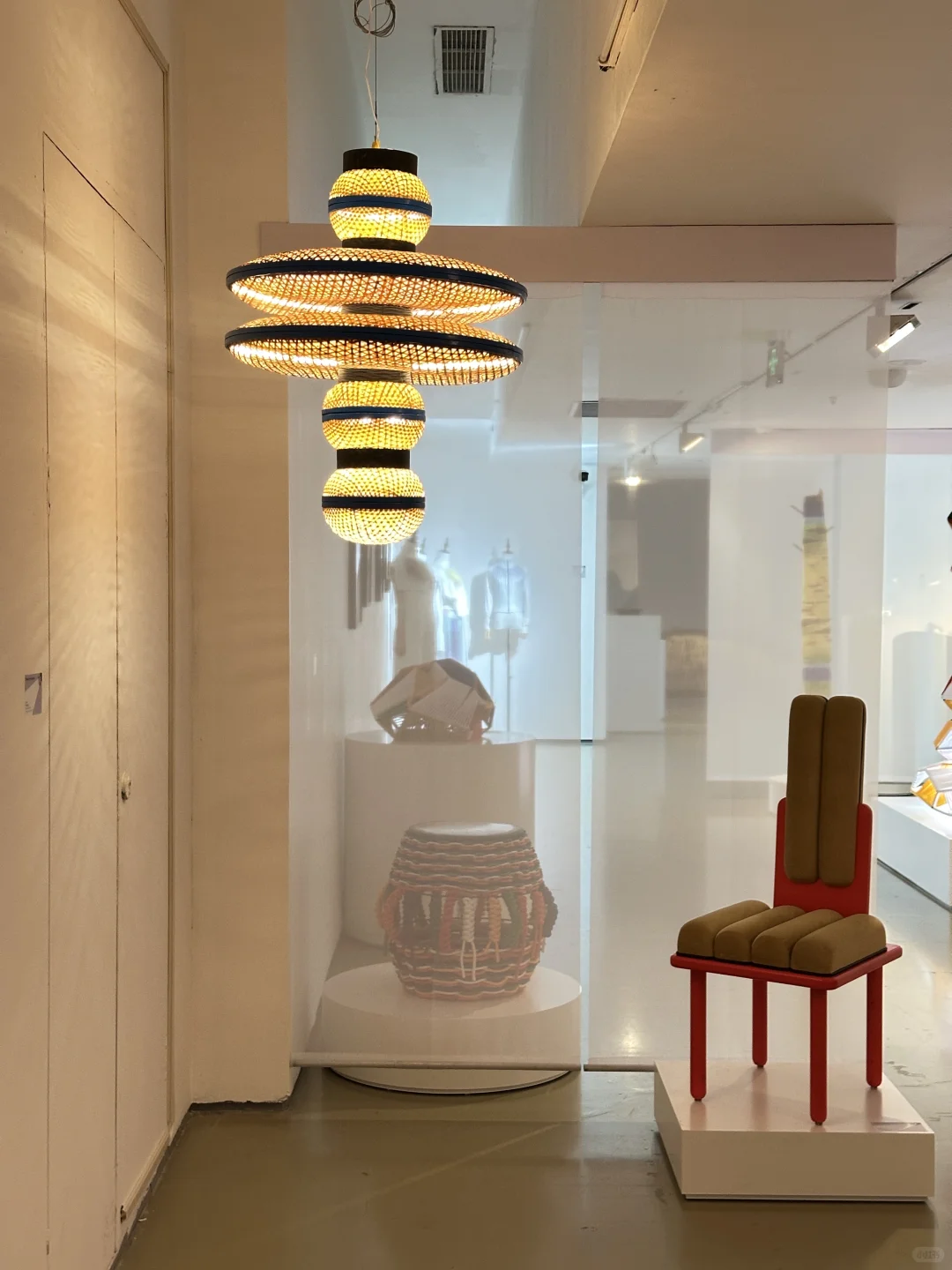 今日美术馆|坠入艺术与非遗的双重宇宙?