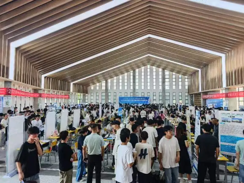 直击2025年校企供需见面会现场