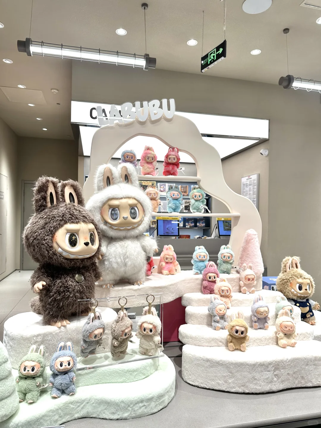 天呐❗️这是LABUBU最全最好看的展台❗