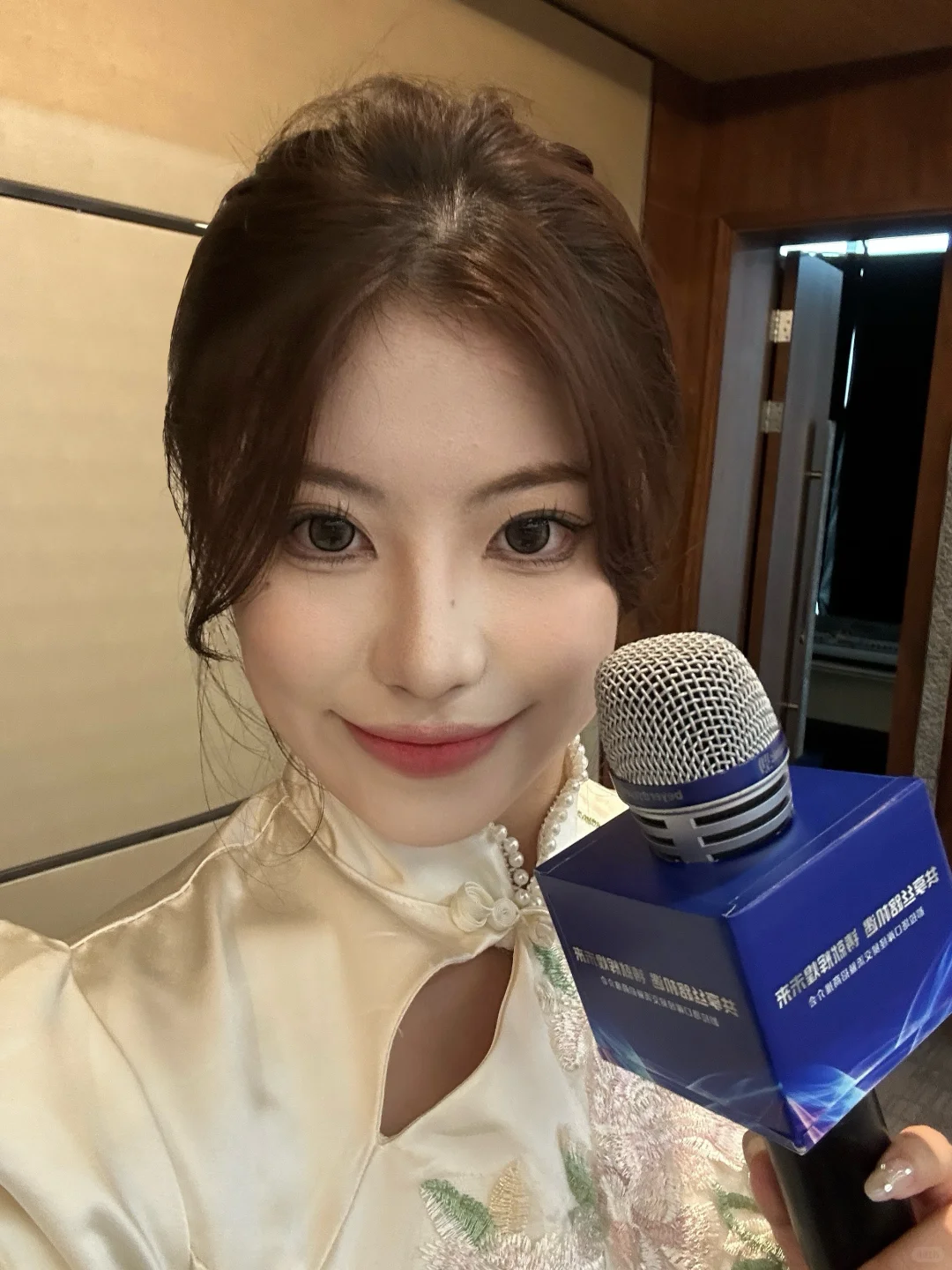 主持被商业大佬夸的一天～开心?