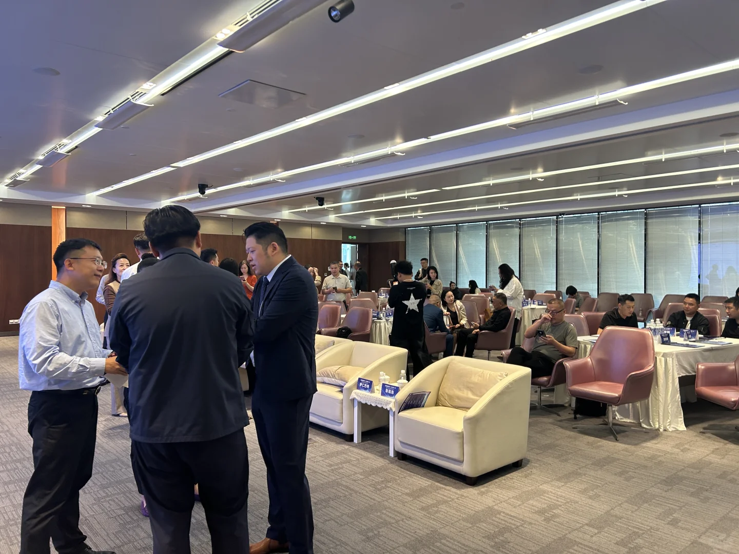 主持被商业大佬夸的一天～开心?