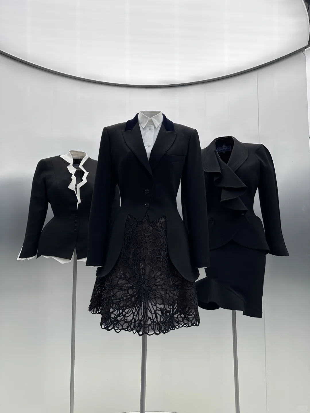 巴黎时装展|构筑高定时代:Alaïa 与 Mugler