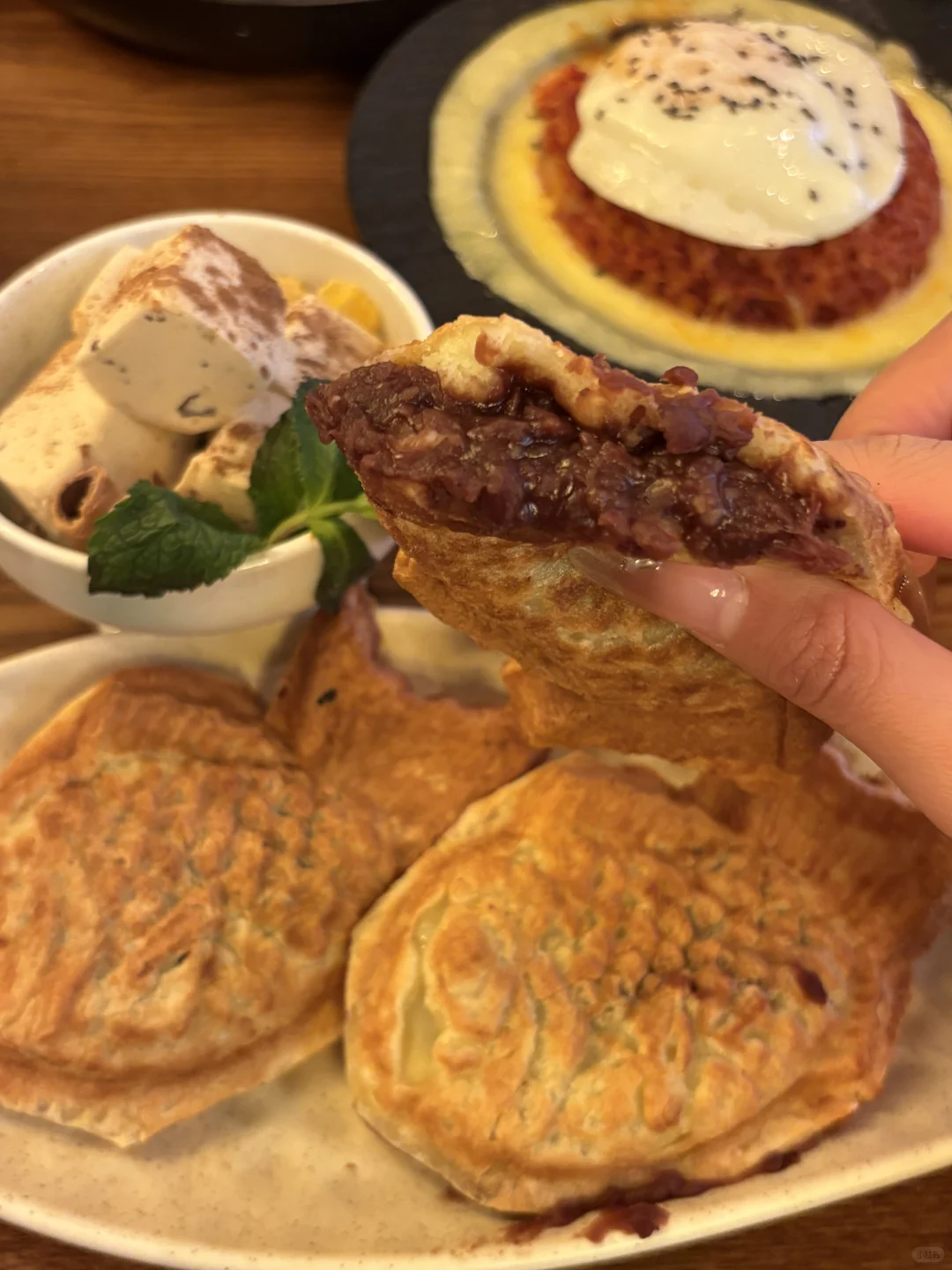 团了三人餐叫了前任和现任……