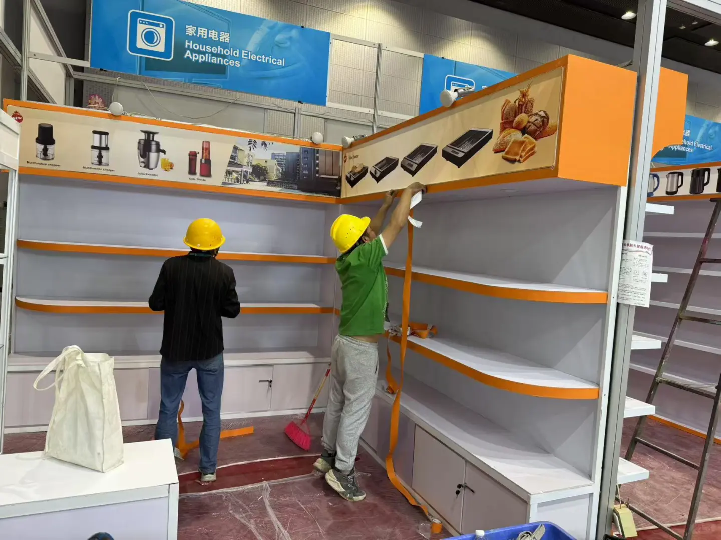 又到广交会,今天做一个小红帽牛马⛑️