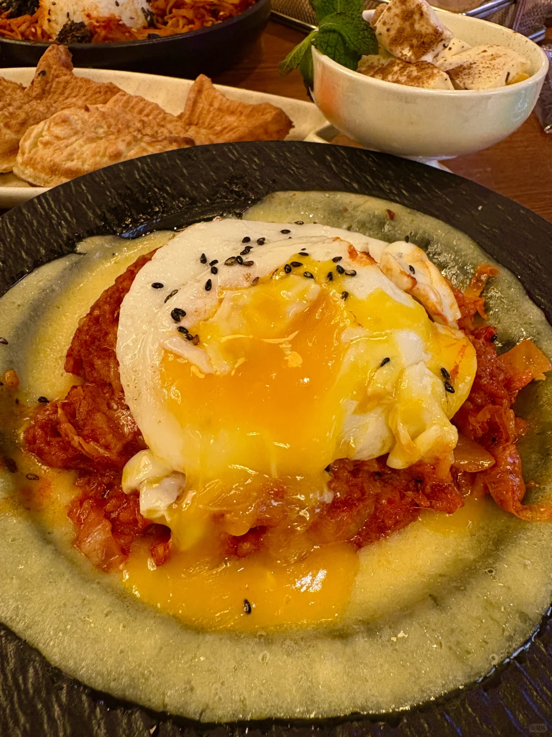 团了三人餐叫了前任和现任……