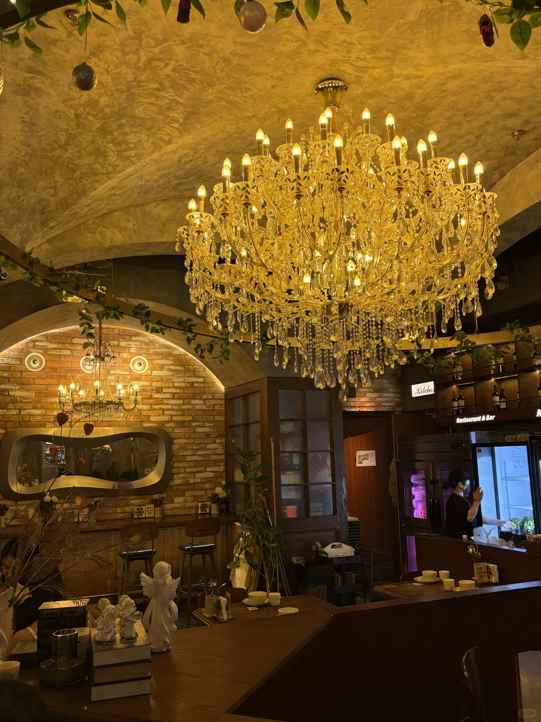 团了三人餐叫了前任和现任……