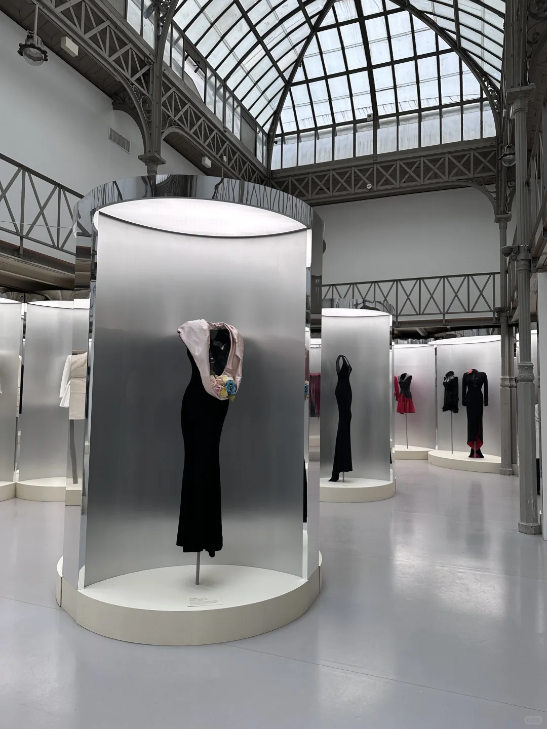 巴黎时装展|构筑高定时代:Alaïa 与 Mugler