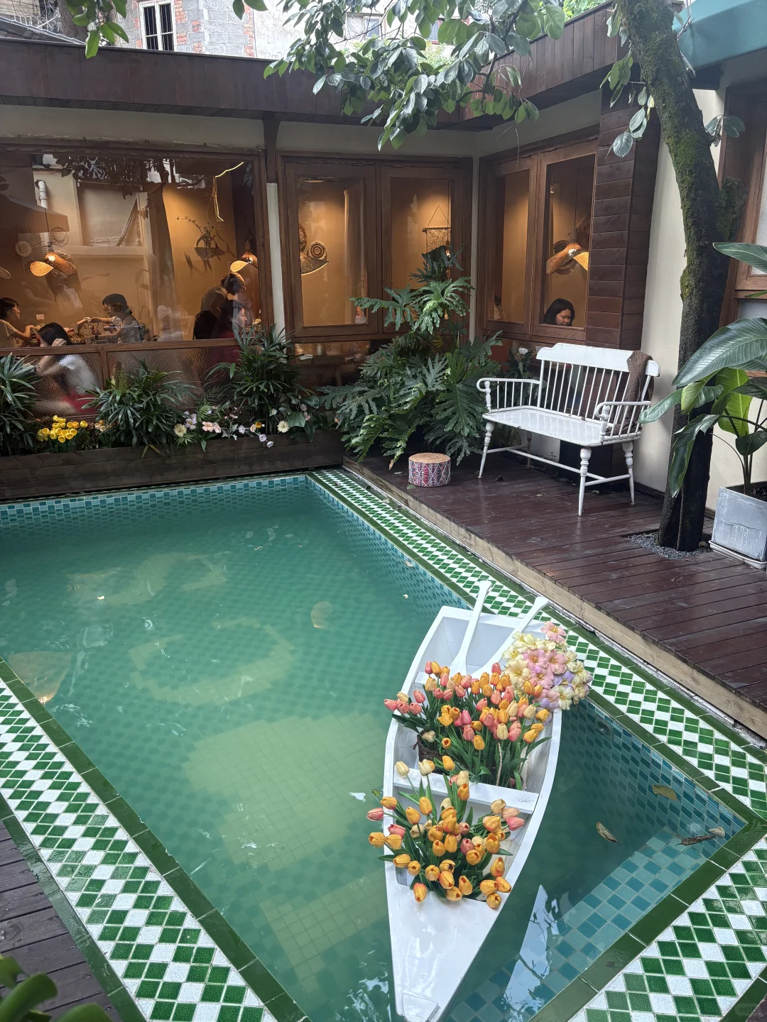 长沙大学城|带独立泳池庭院的漂亮饭❗️❗️