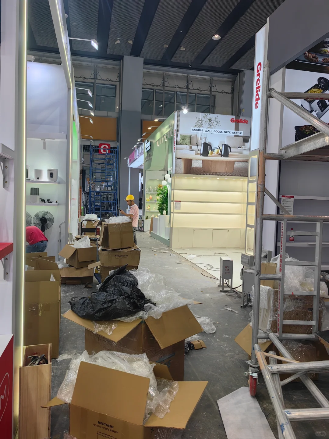 又到广交会,今天做一个小红帽牛马⛑️