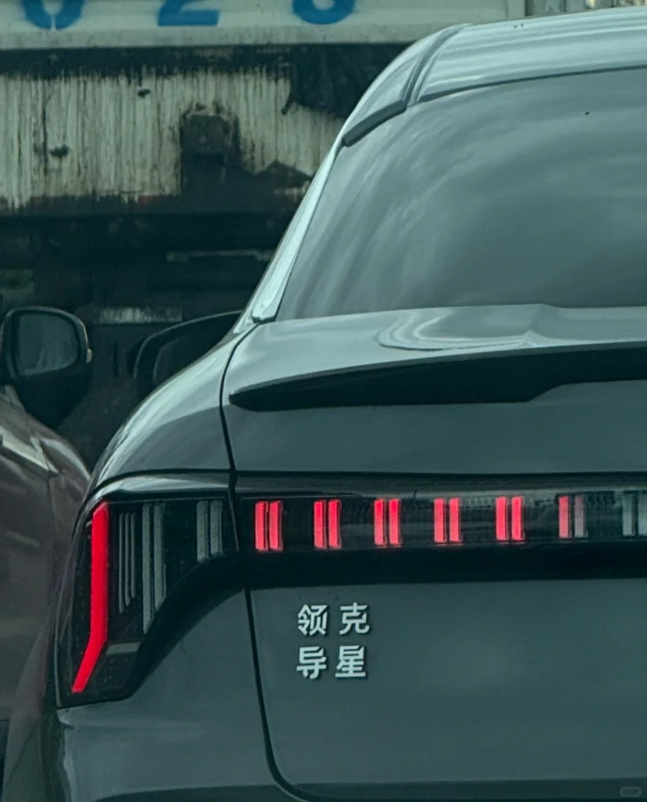 有没有展台搭建设计的（二道贩子别来