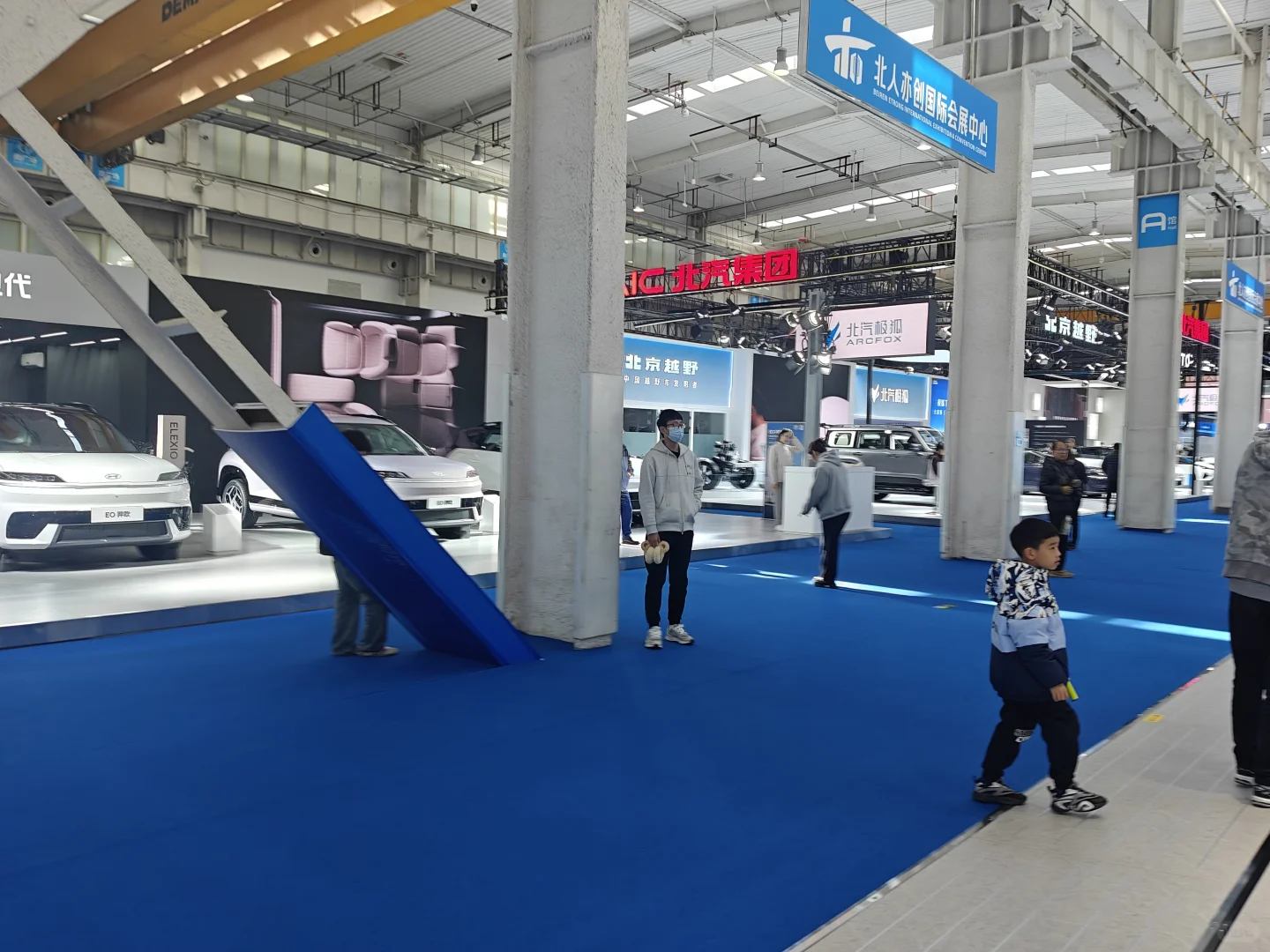 智能汽车体验!北京亦创探展