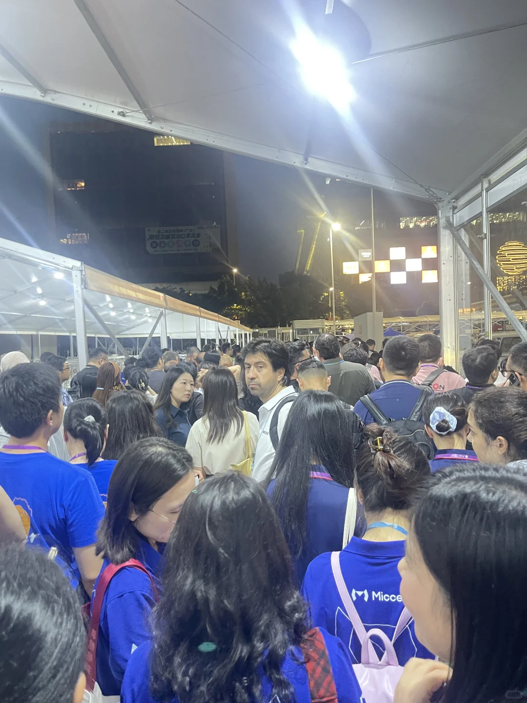 138 届广交会第一天结束现场，太魔幻了