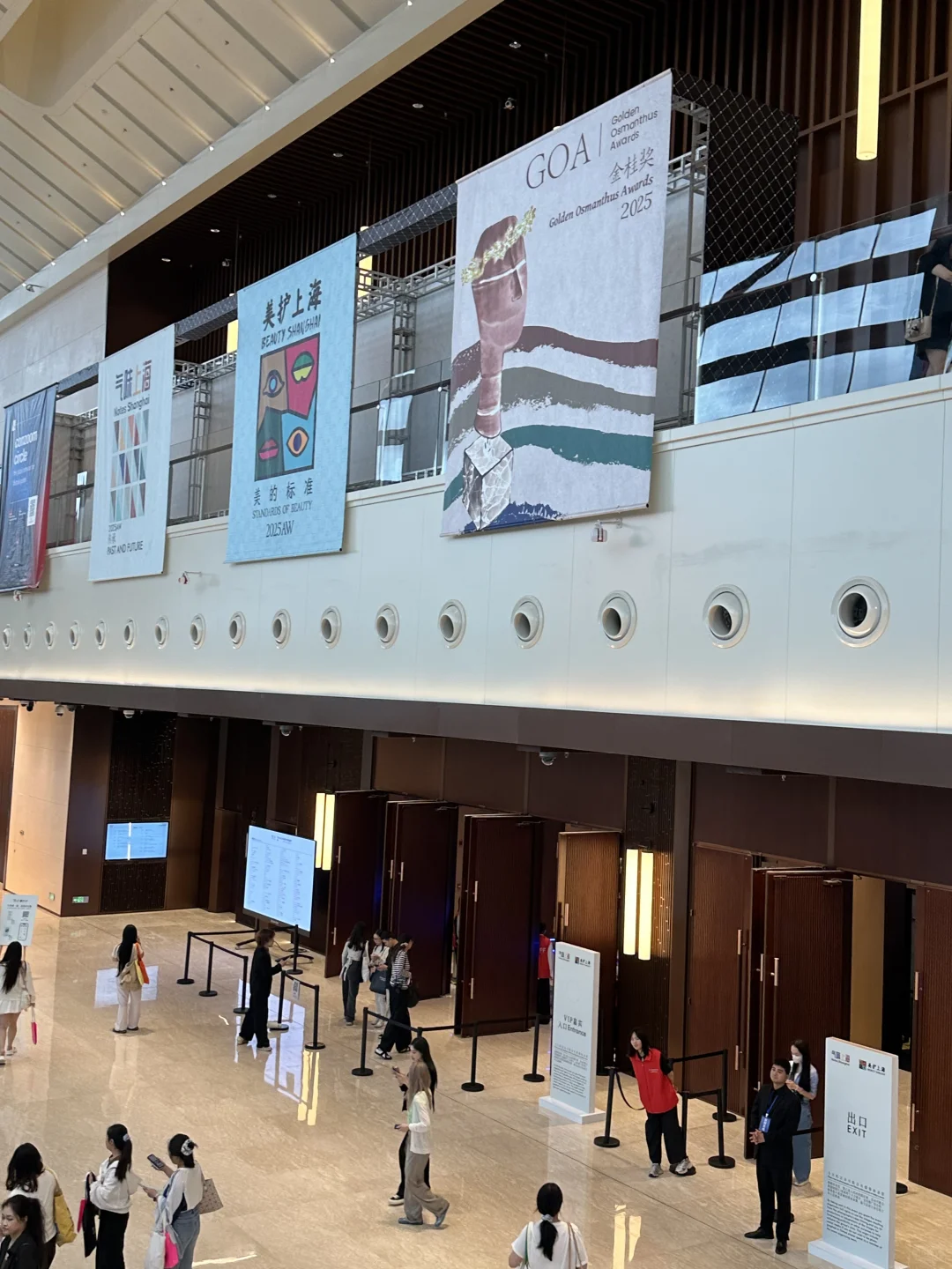 今天在上海西岸展会有10w人‼️