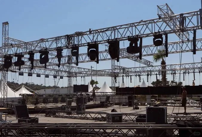 海南三亚灯光音响舞台搭建展会搭建LED大屏