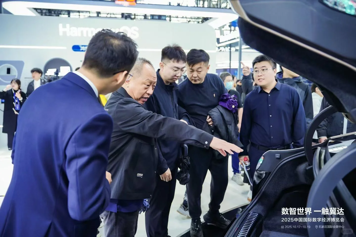 数博会现场太热闹啦！