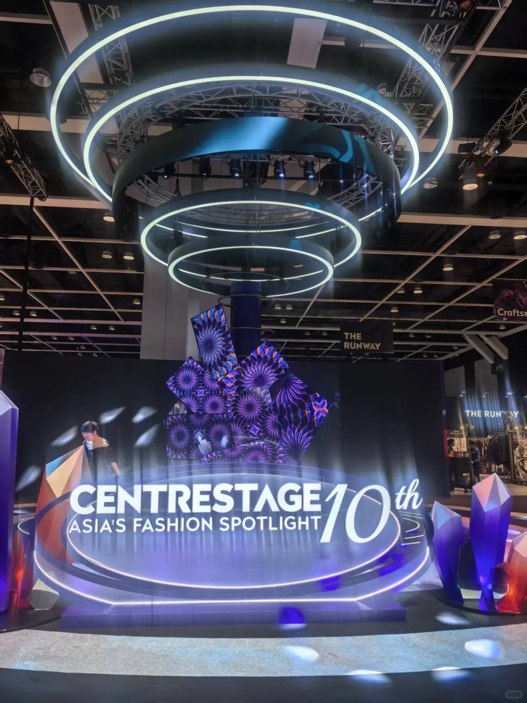 CENTRESTAGE时尚展 郭培首秀 全球风尚共赏