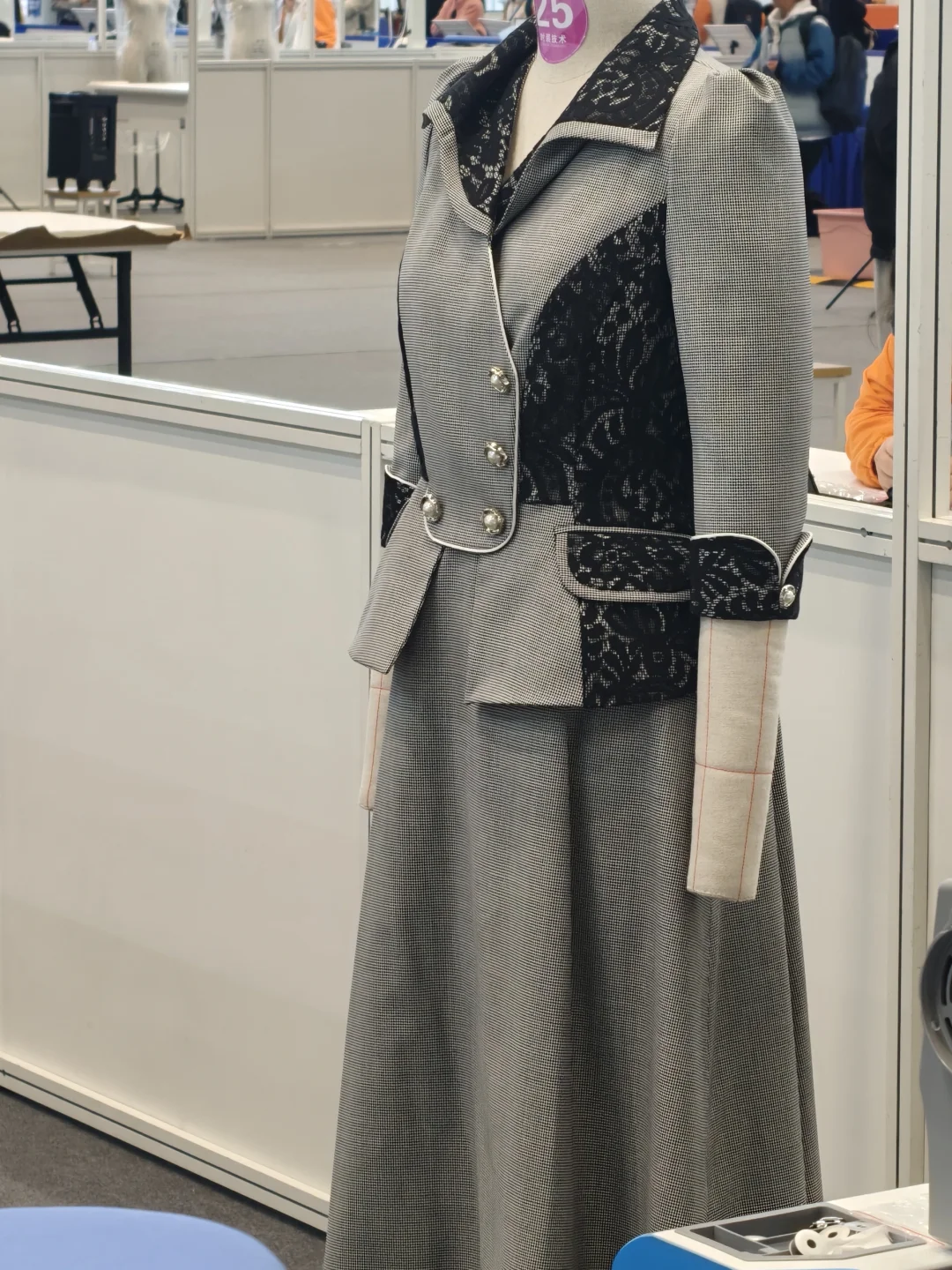 中华人民共和国第三届技能大赛-时装技术