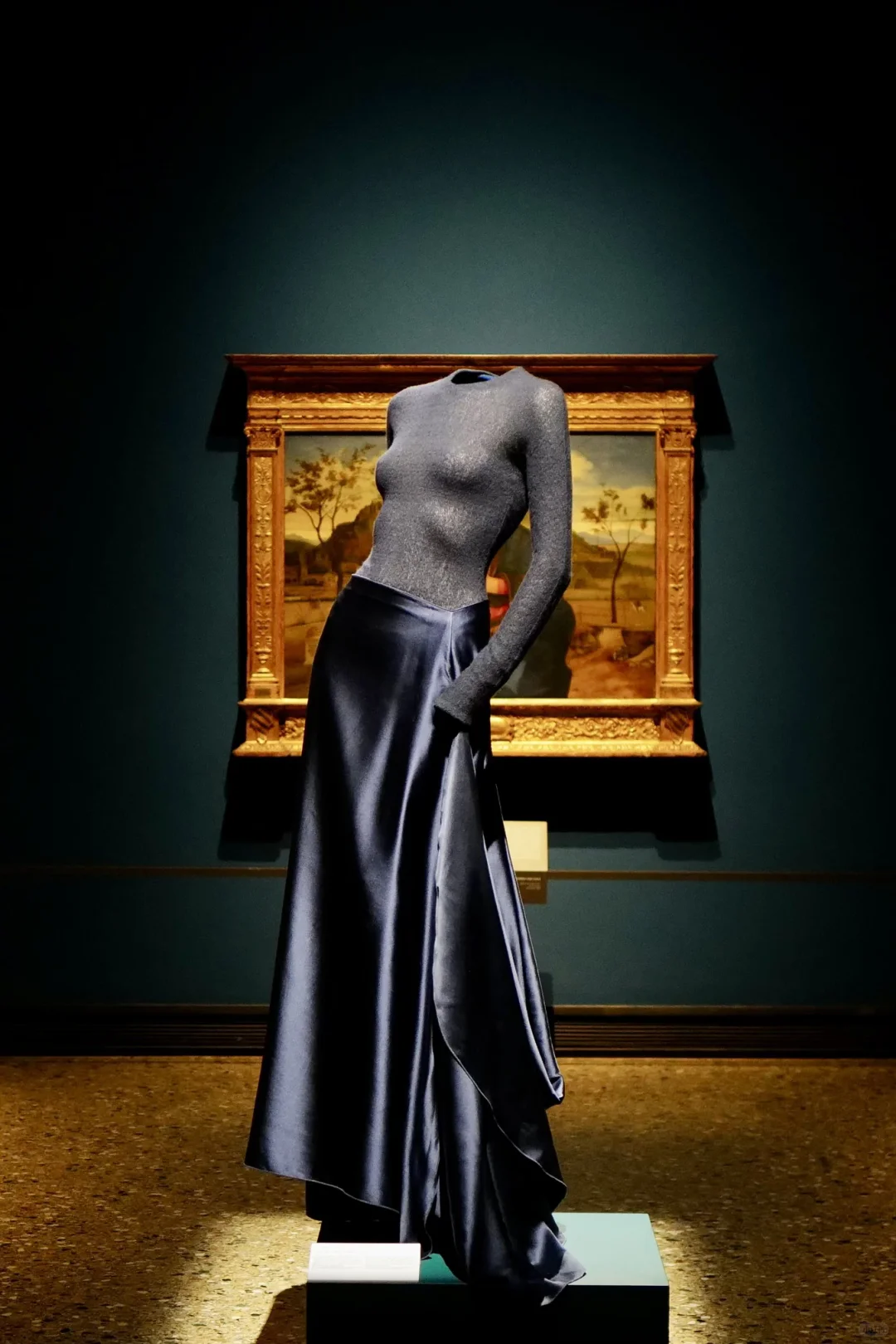 一个人旅行??在米兰为Armani纪念展落泪