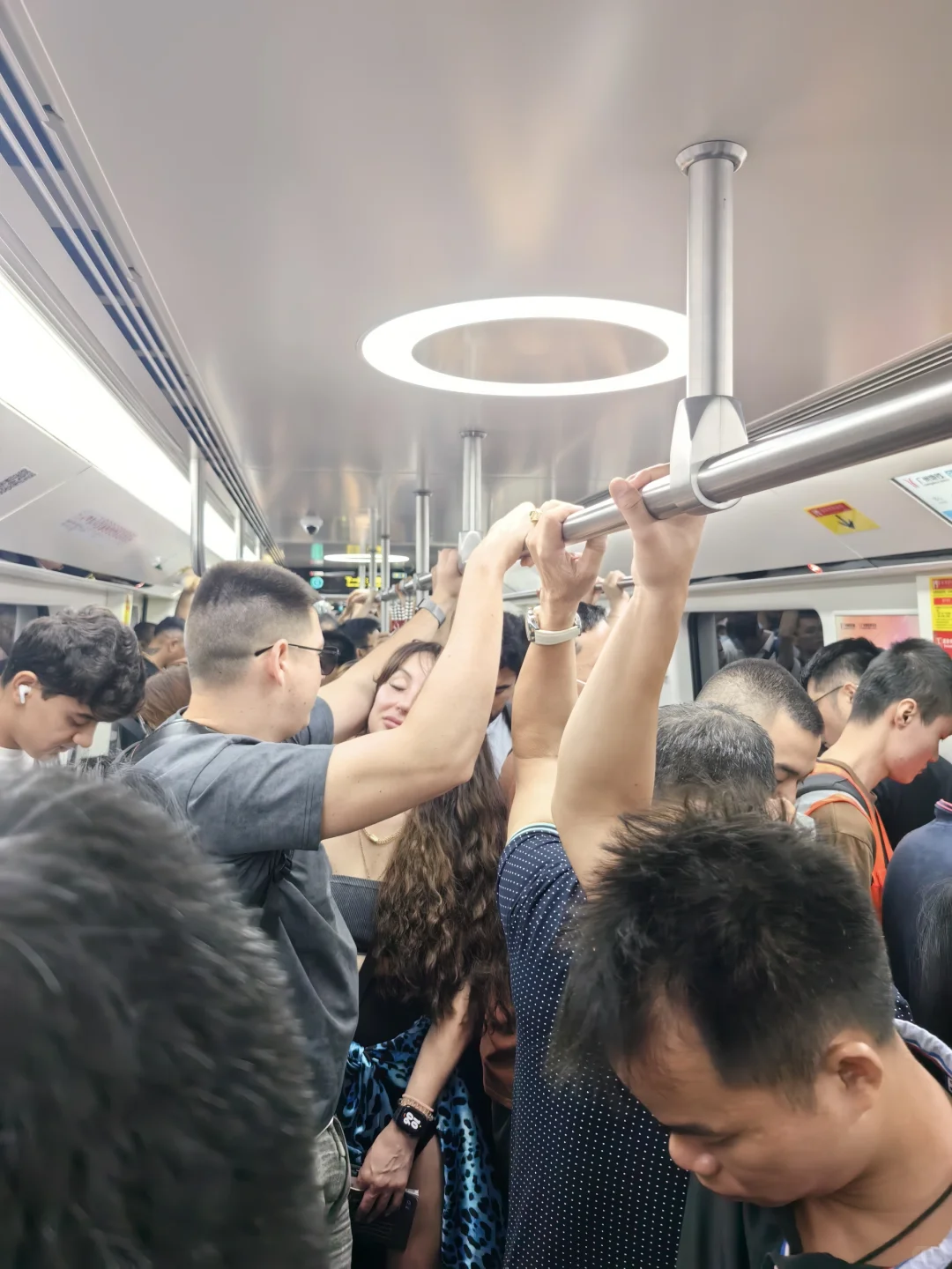 谁说广交会人不多?