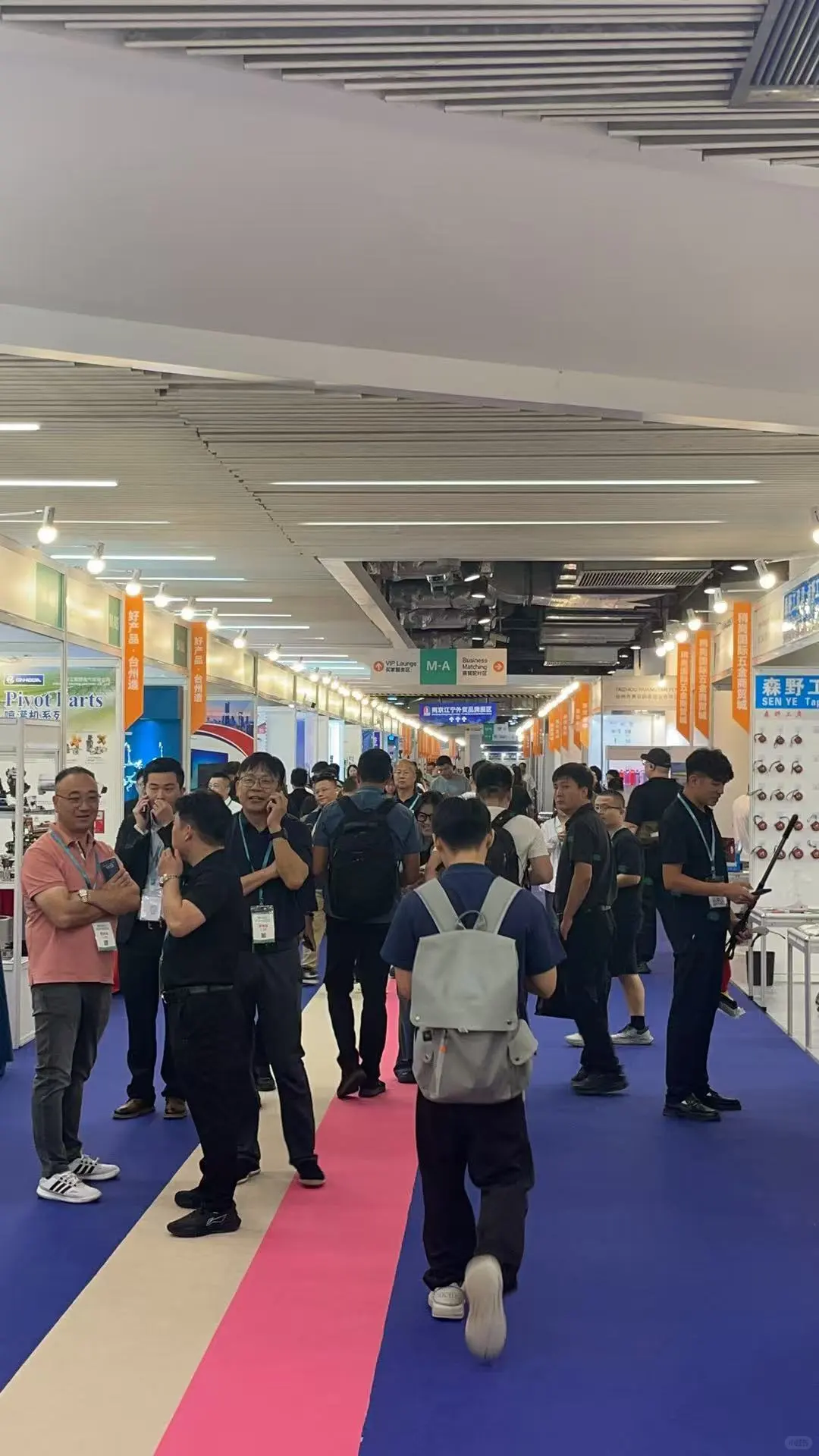 广交会进不去，旁边来看看