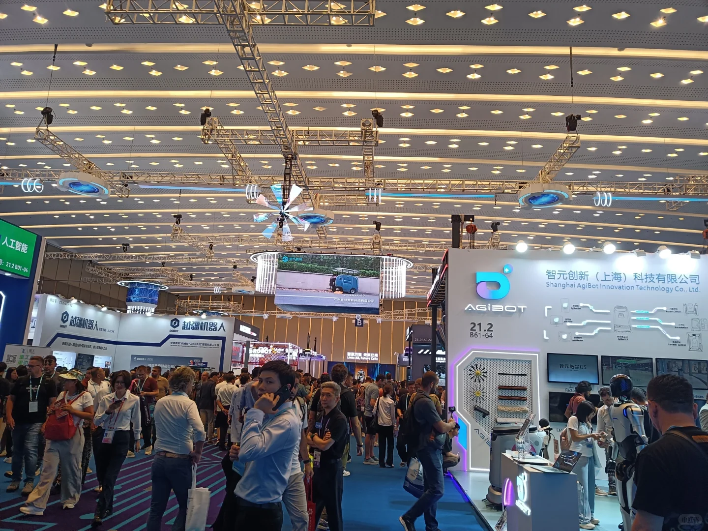 138届广交会?AI咖啡机器人☕️✨