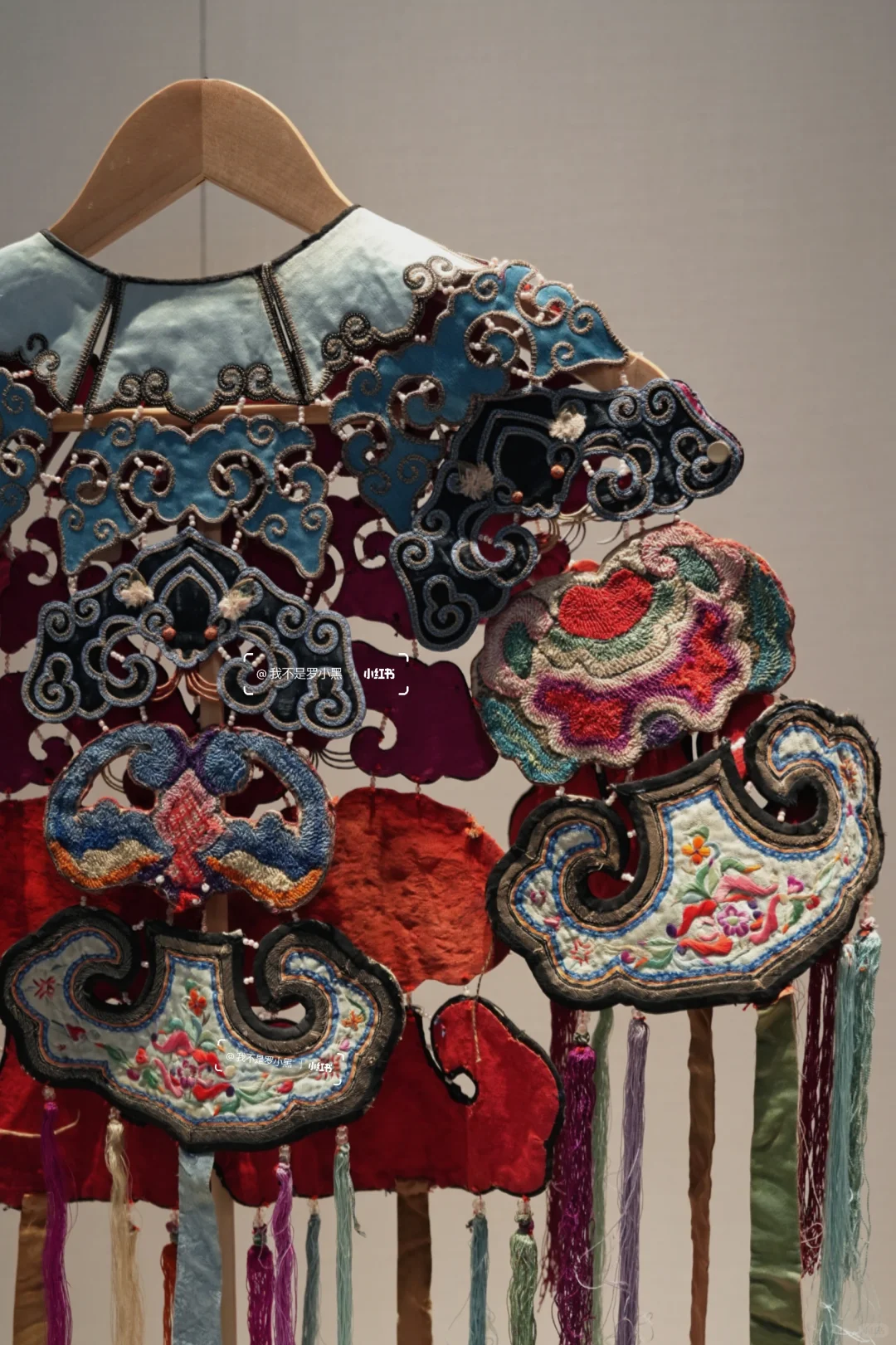 郑州博物馆“锦绣云霞”云肩展