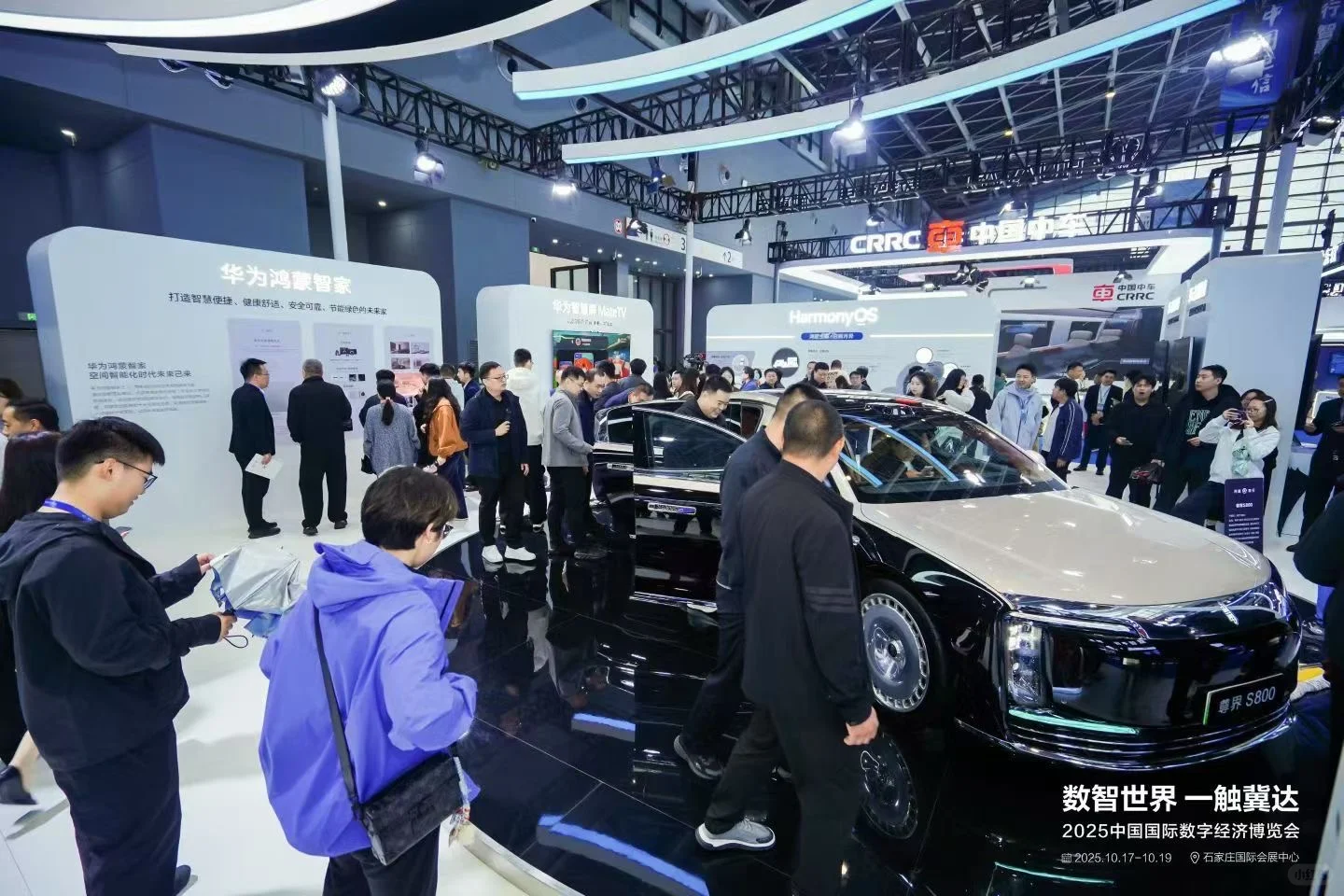 数博会现场太热闹啦！