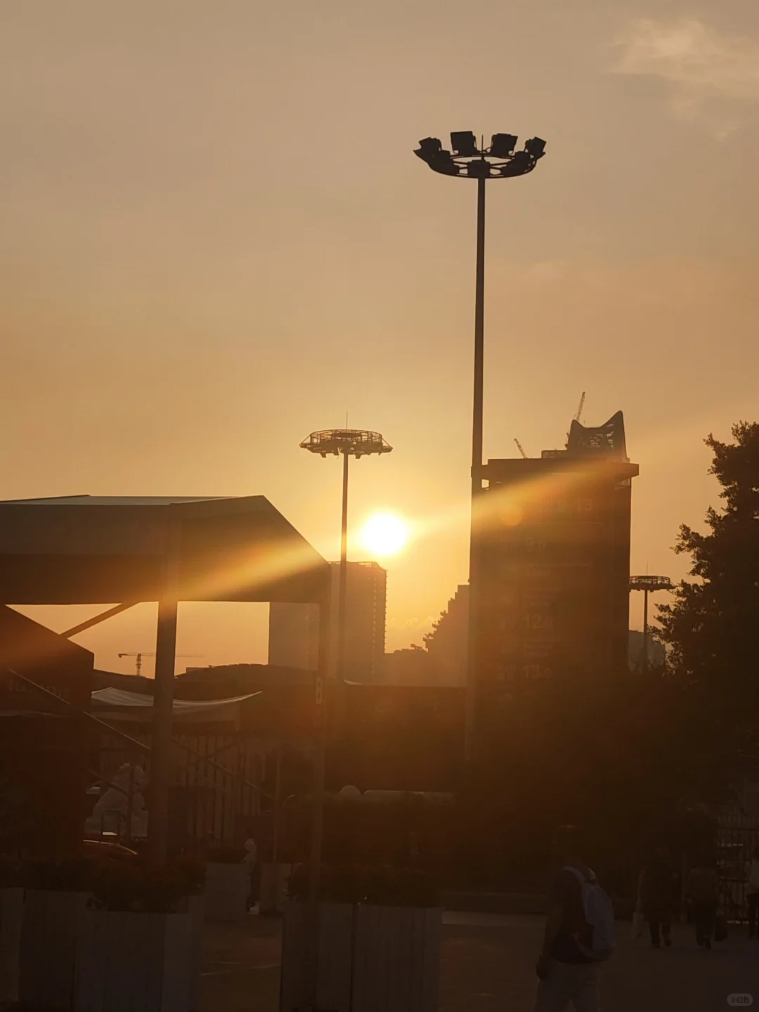 00后勇闯广交会啦