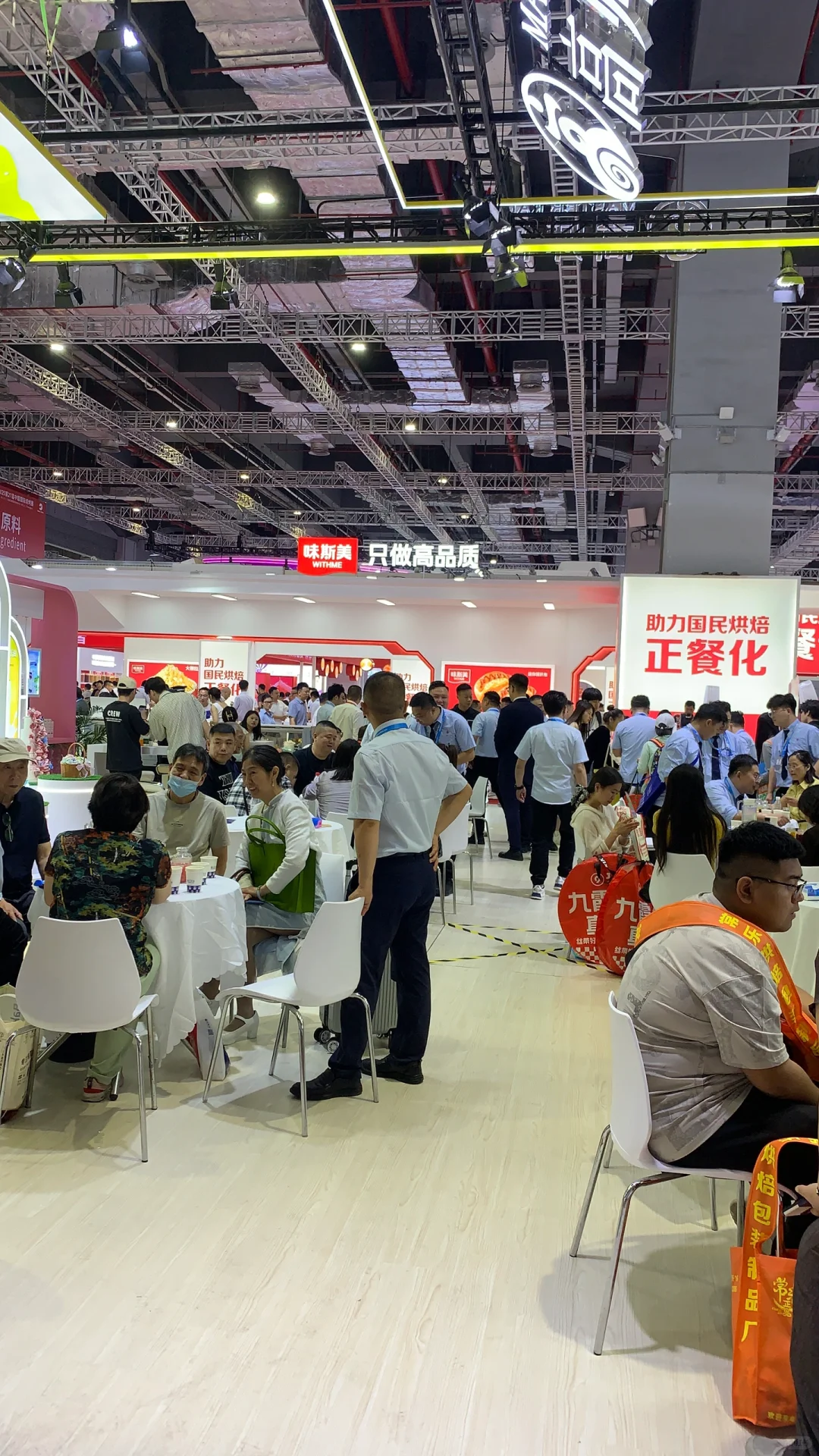 又是帮客户代收名片的一天，累?‍?