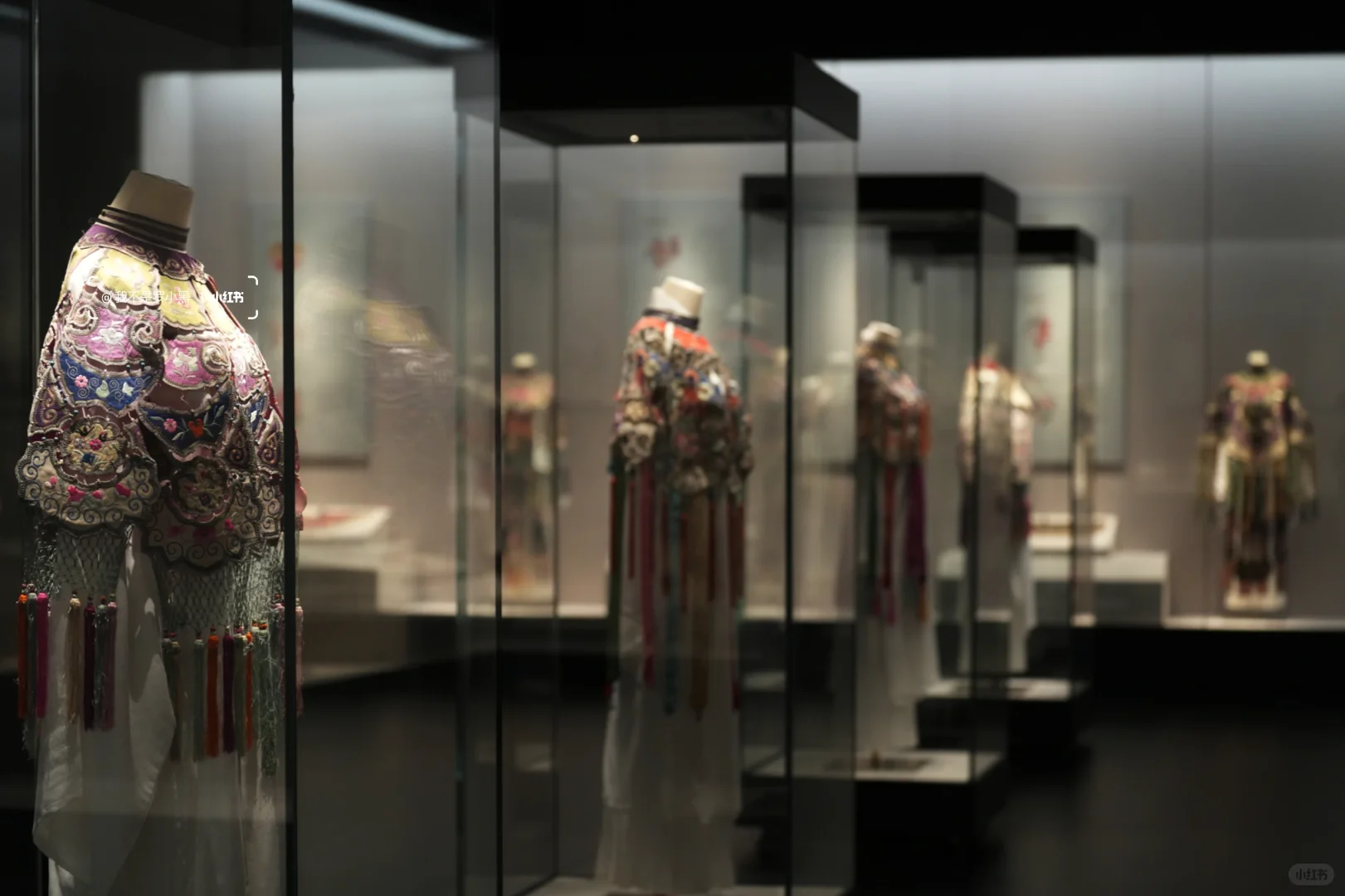 郑州博物馆“锦绣云霞”云肩展