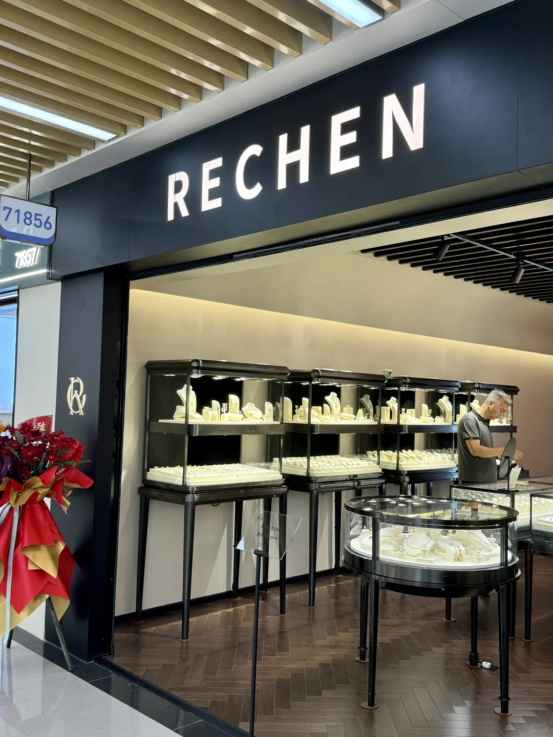 逛遍义乌饰品区，还是6区一楼最香！挑花眼！