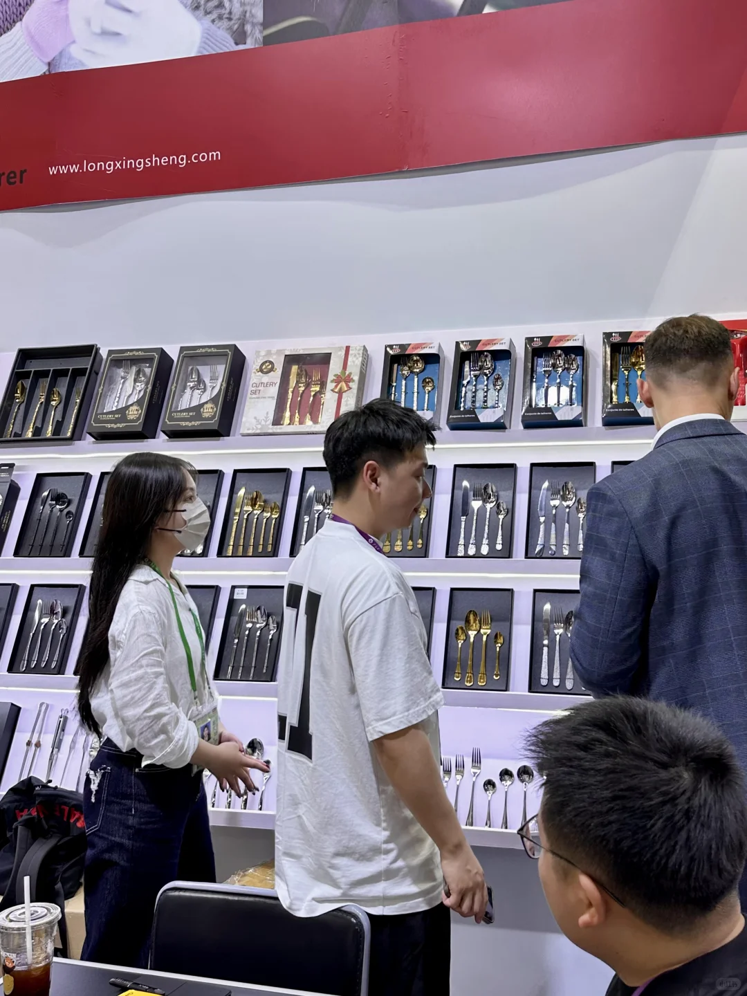 05英专生勇闯广交会