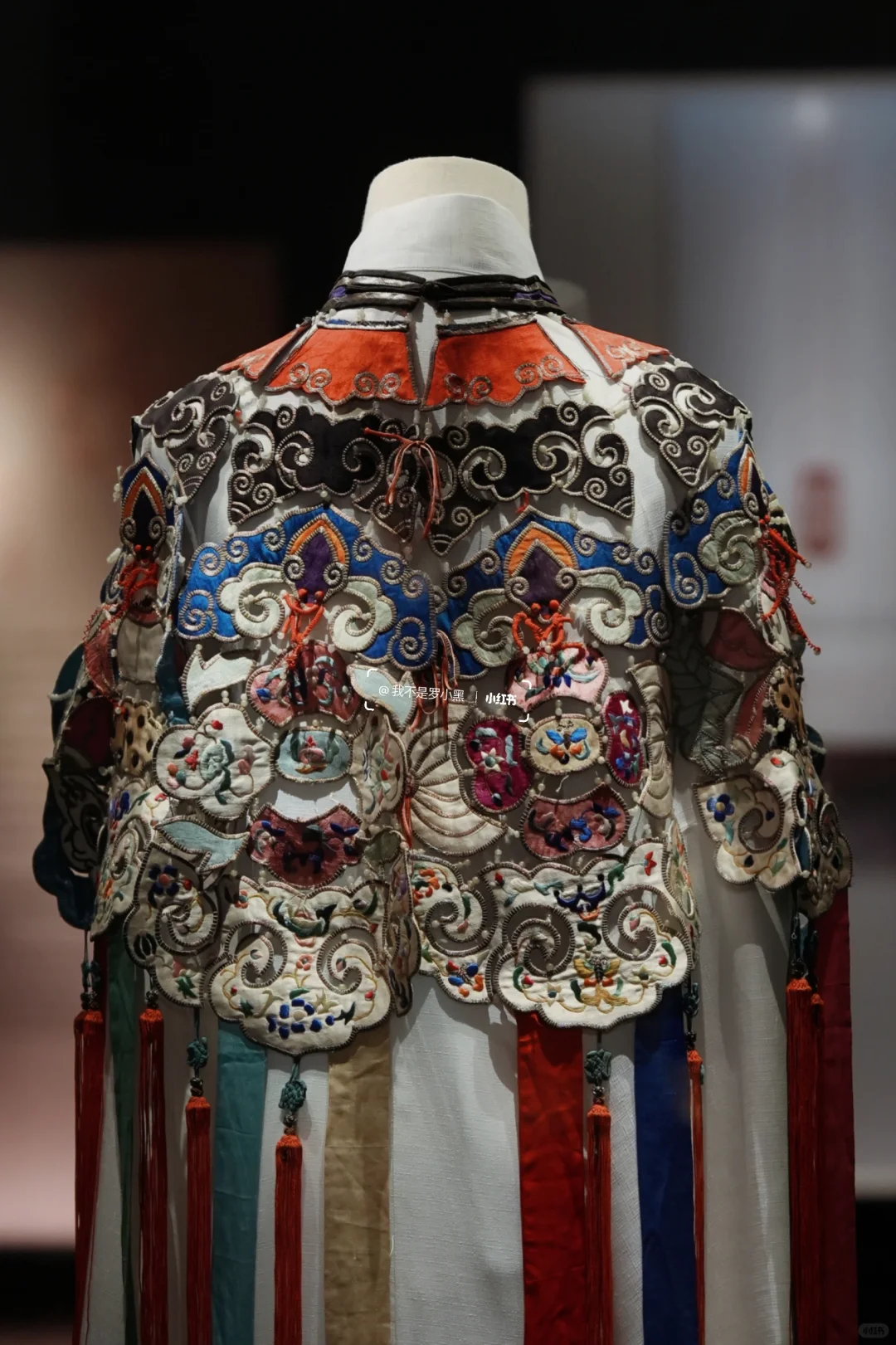 郑州博物馆“锦绣云霞”云肩展